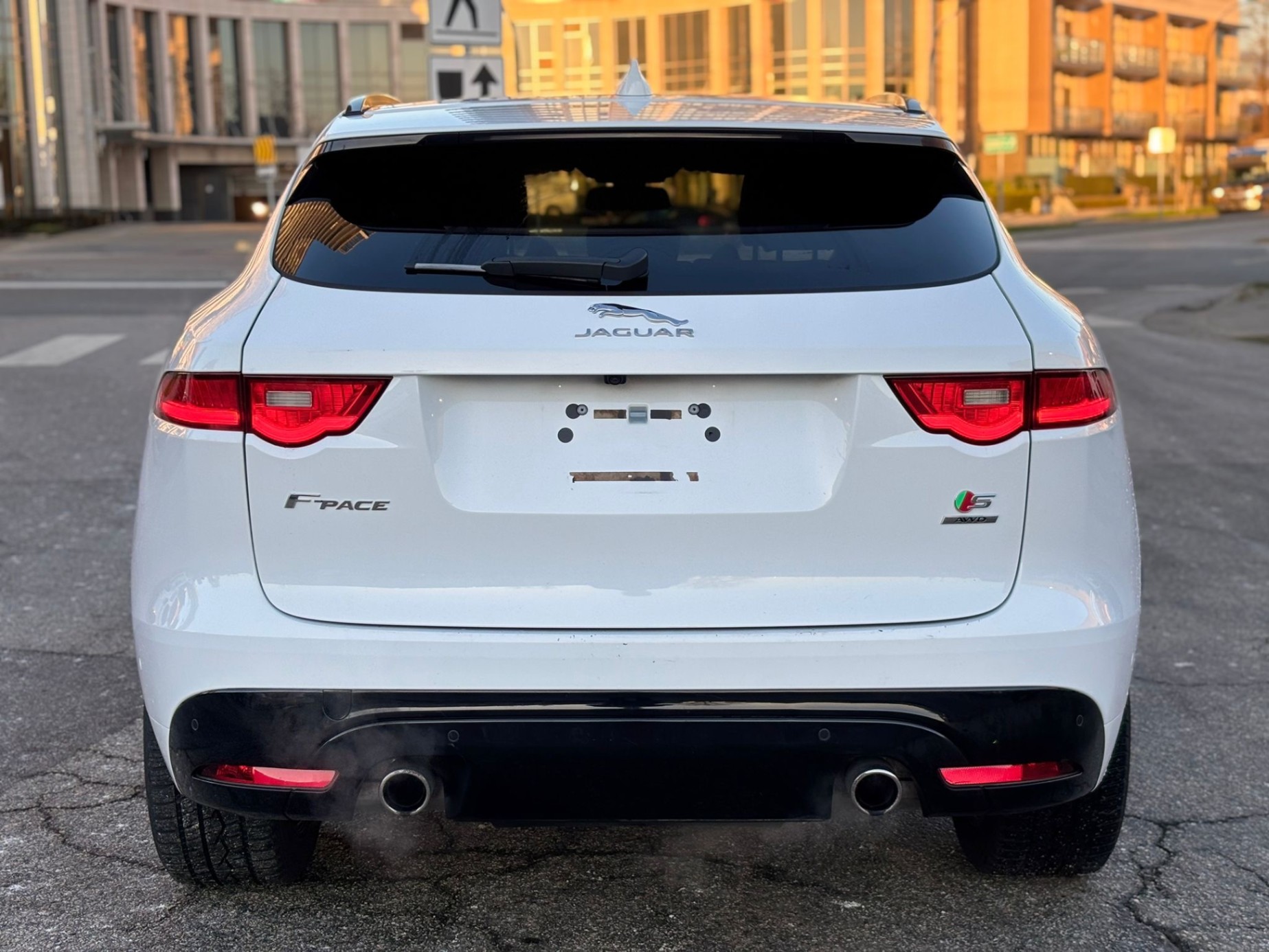 /canwestautoinc/2017-Jaguar-F-PACE-9539826576181238.jpg