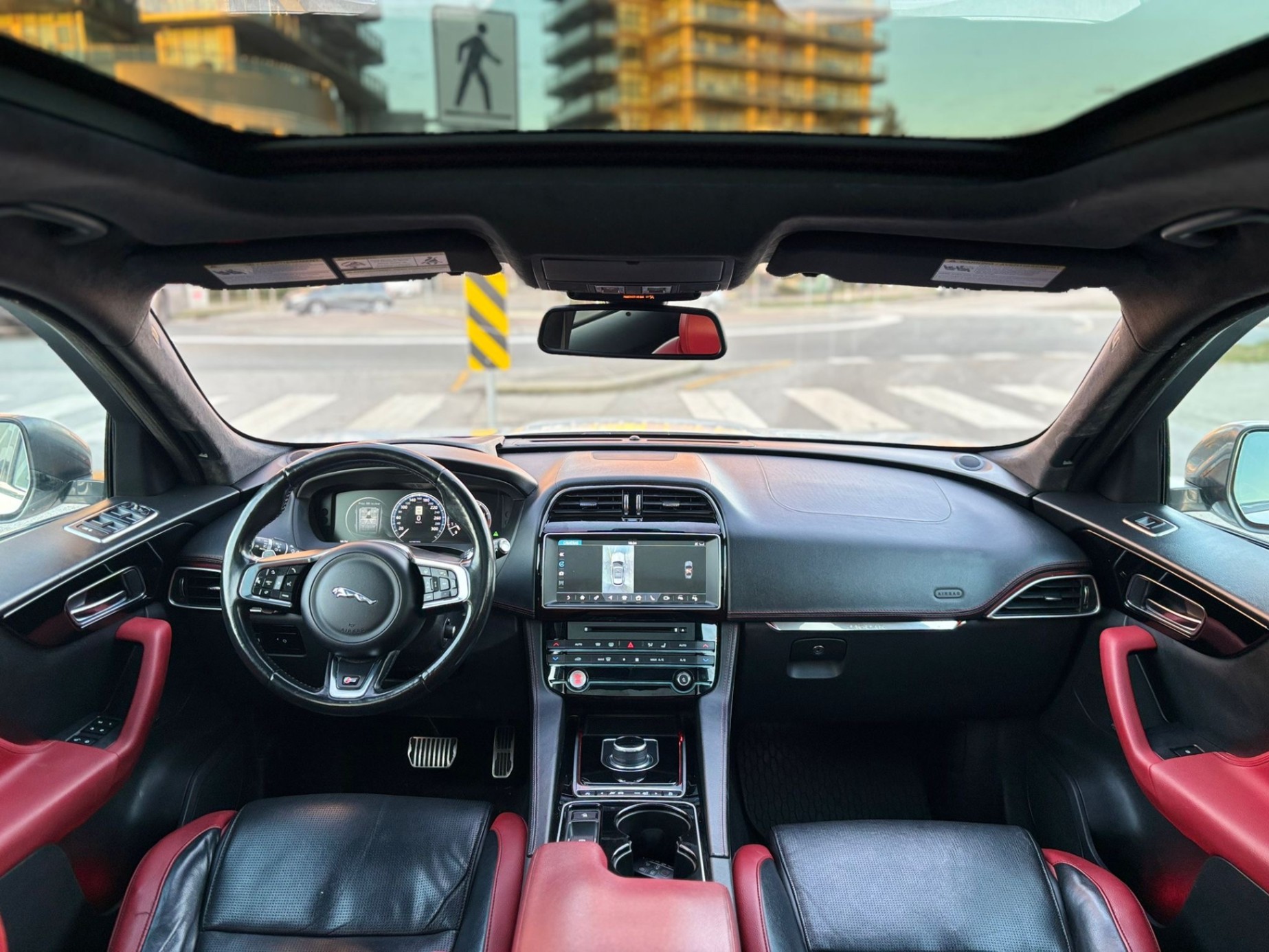 /canwestautoinc/2017-Jaguar-F-PACE-9898799089299546.jpg