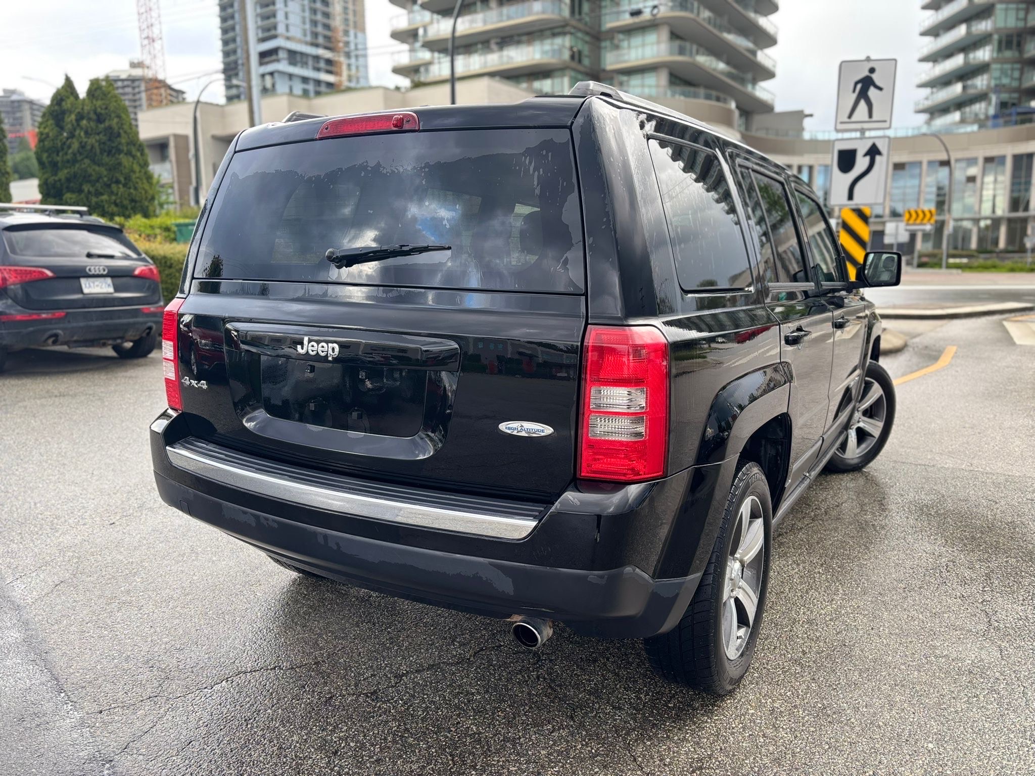 /canwestautoinc/2017-Jeep-Patriot-05892034124464507.jpg