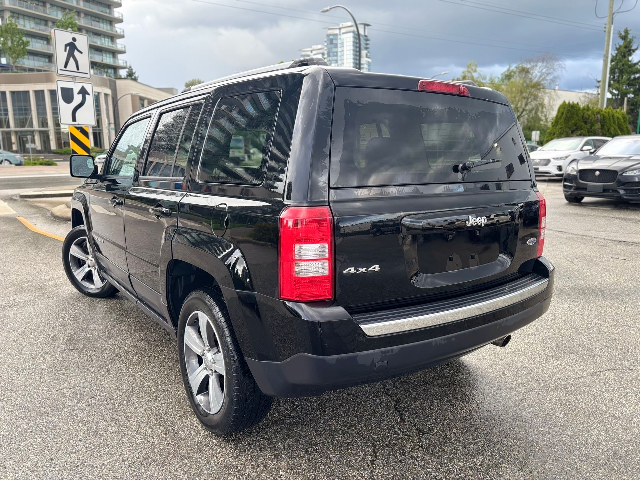 /canwestautoinc/2017-Jeep-Patriot-42168110897734423.jpg