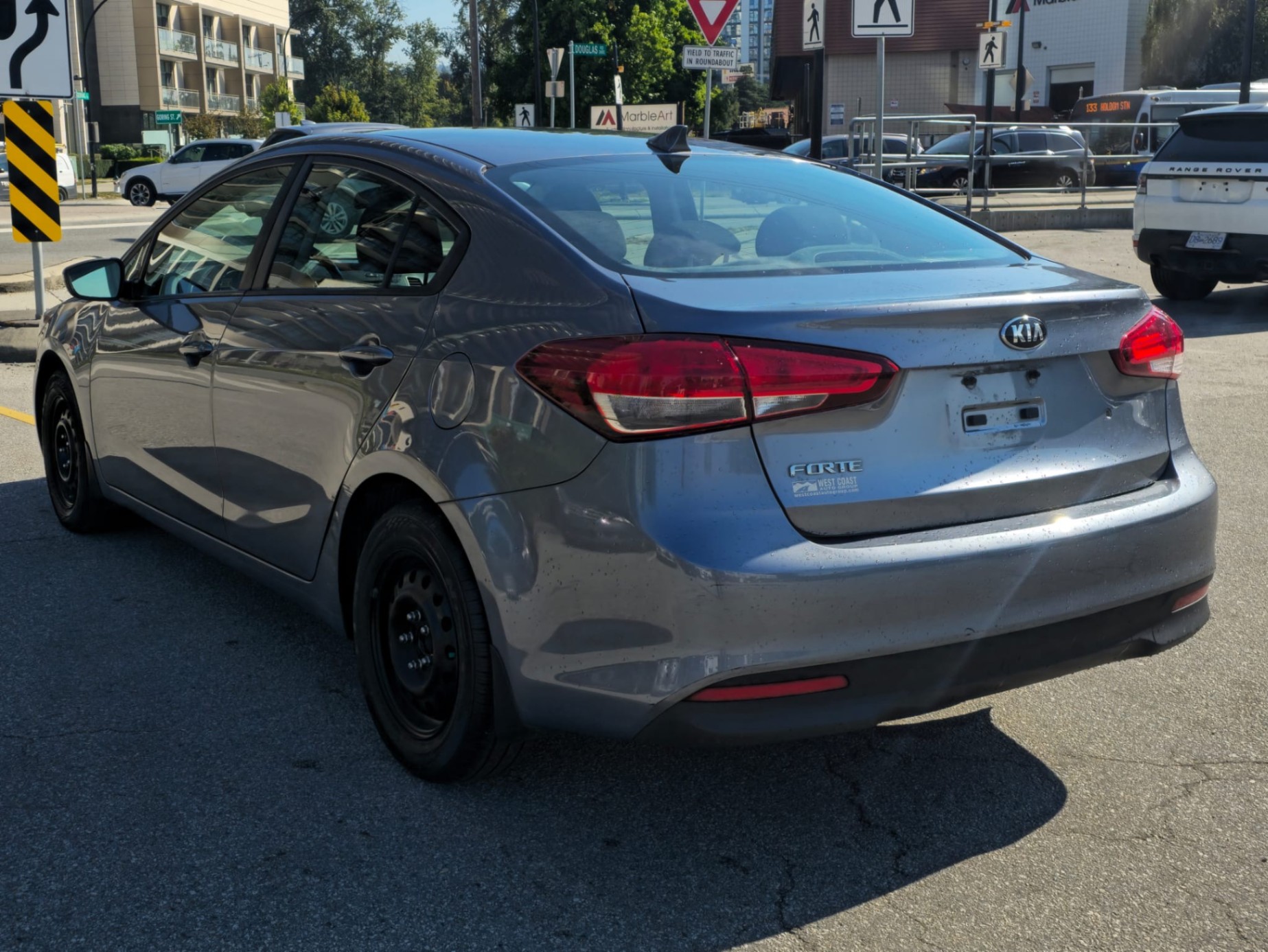 /canwestautoinc/2017-Kia-Forte-41668434276078337.jpg