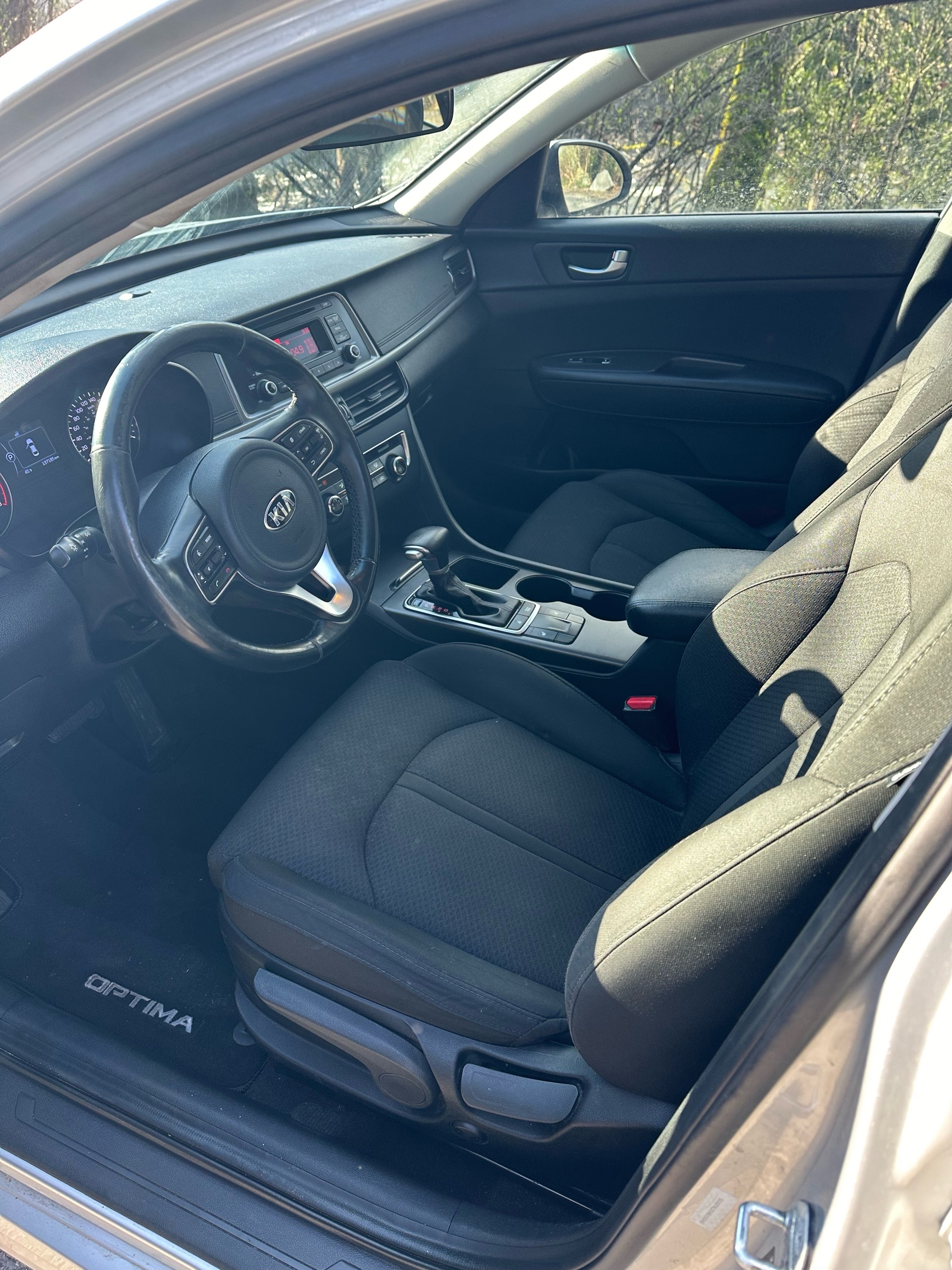 /canwestautoinc/2017-Kia-Optima-1630929079778487.jpg