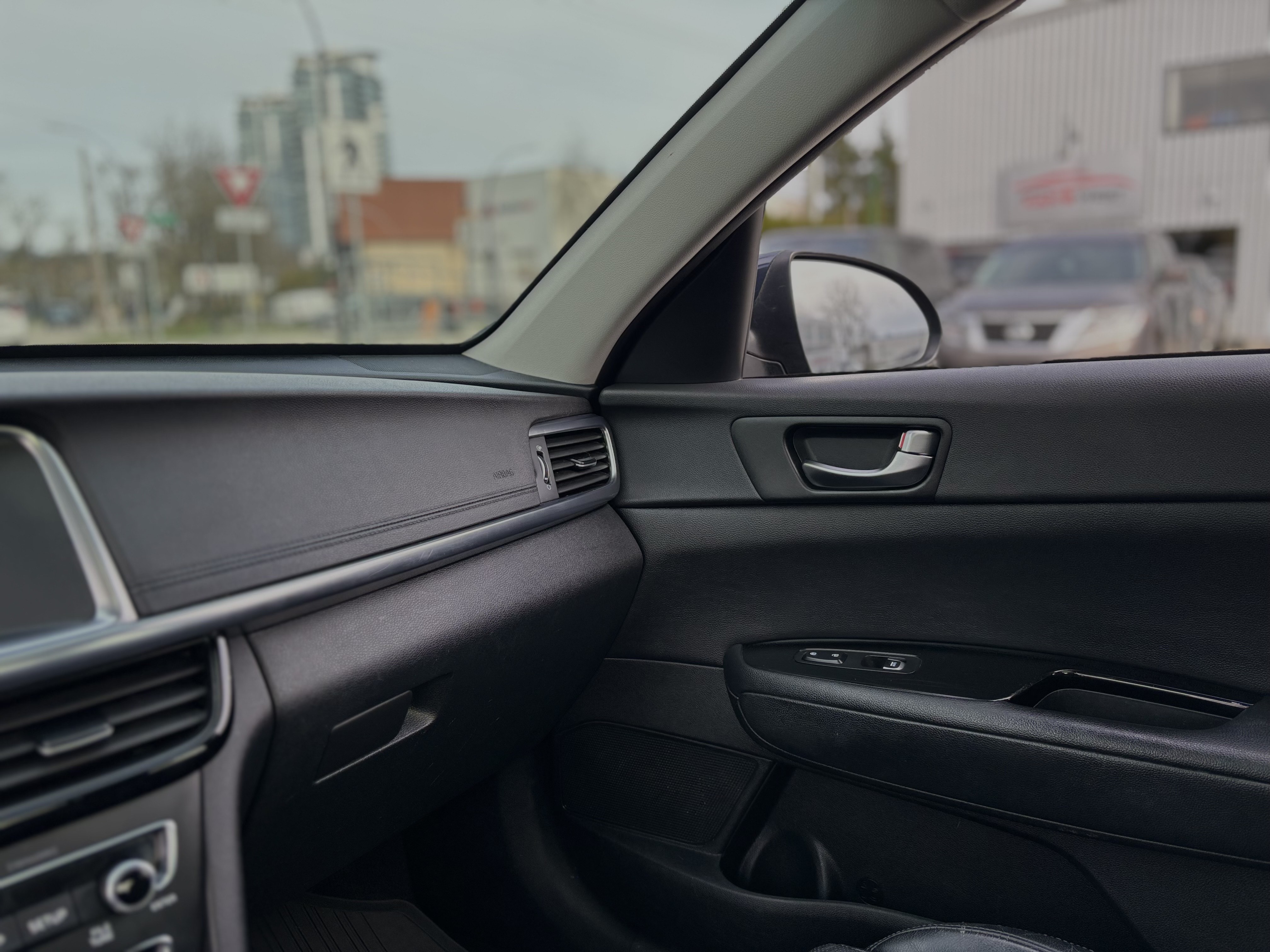 /canwestautoinc/2017-Kia-OptimaHybrid-21278836587341177.jpg