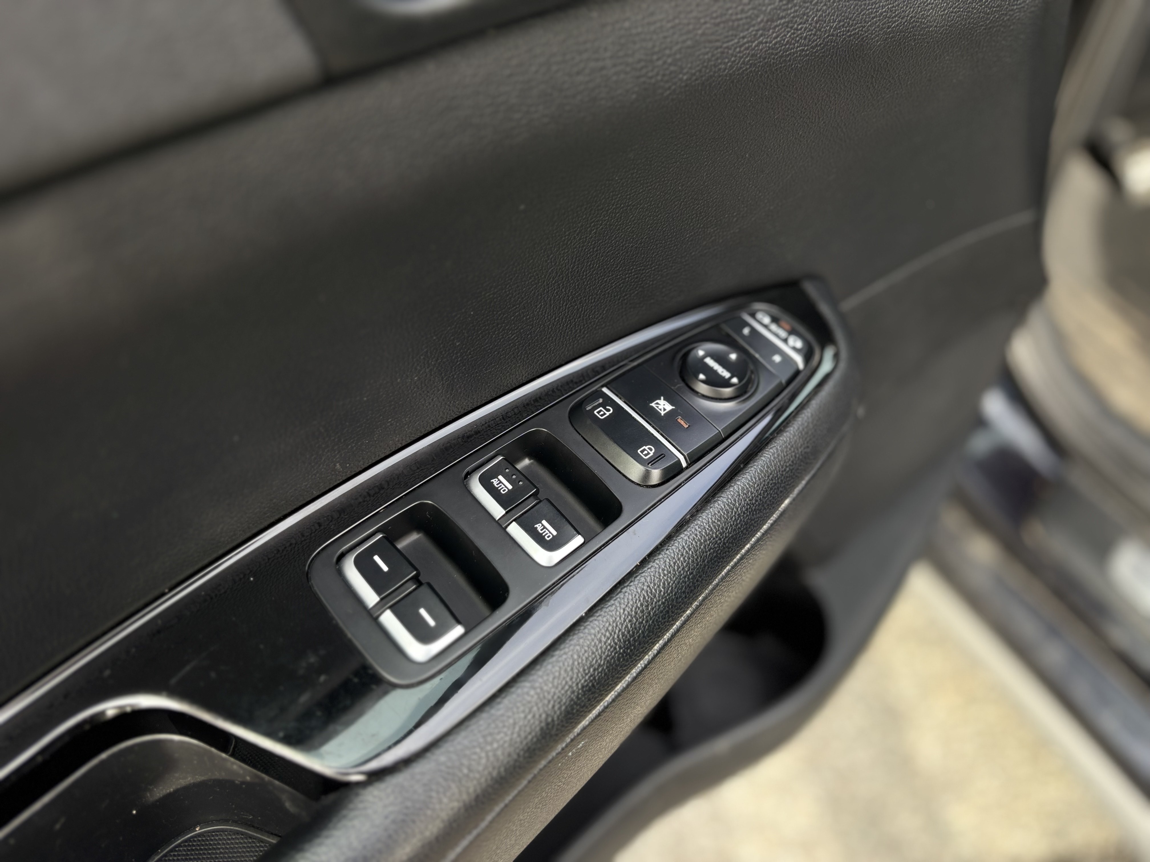 /canwestautoinc/2017-Kia-OptimaHybrid-485805952805495.jpg