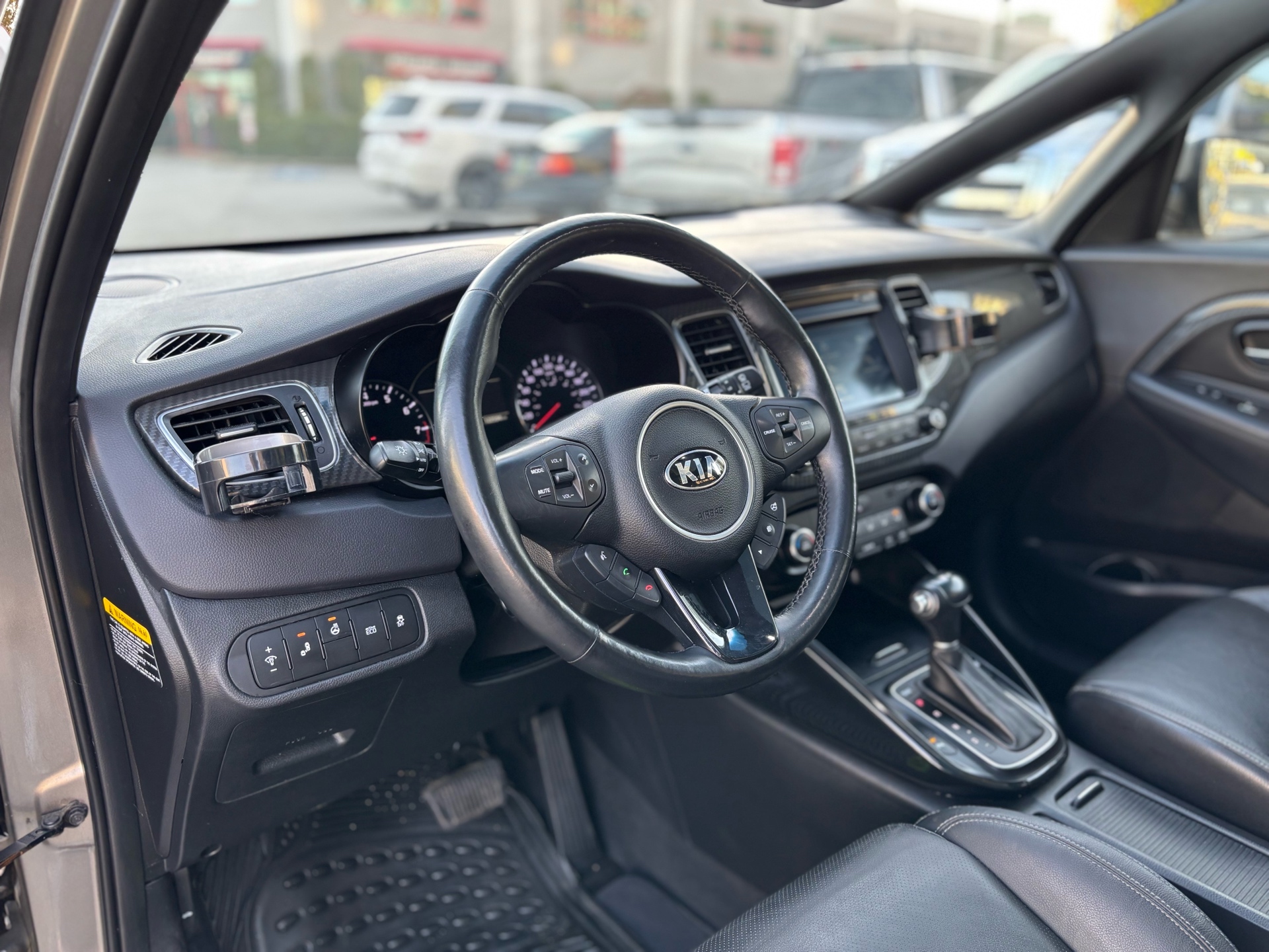 /canwestautoinc/2017-Kia-Rondo-01885028445111714.jpg