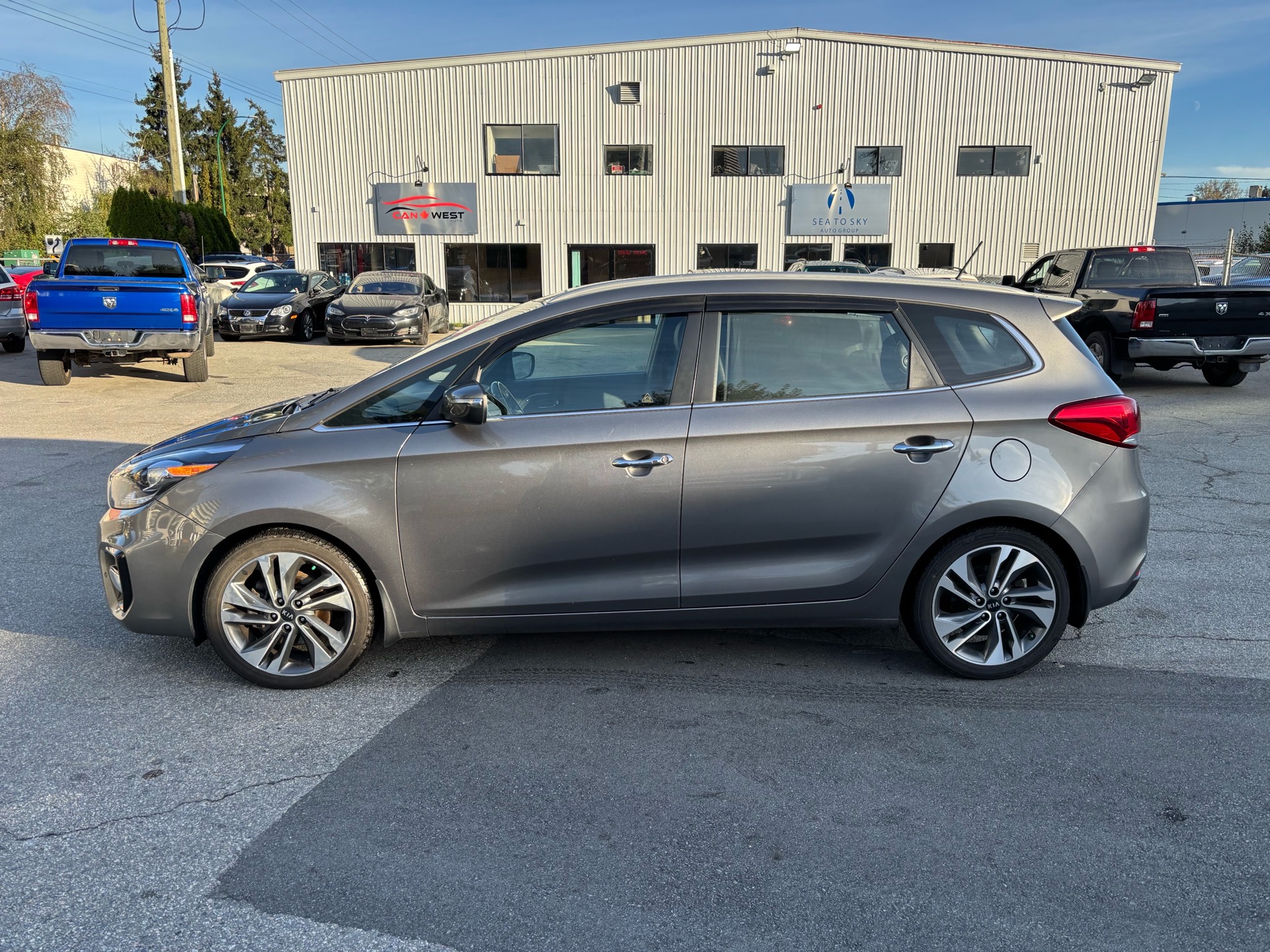 /canwestautoinc/2017-Kia-Rondo-537511013911065.jpg