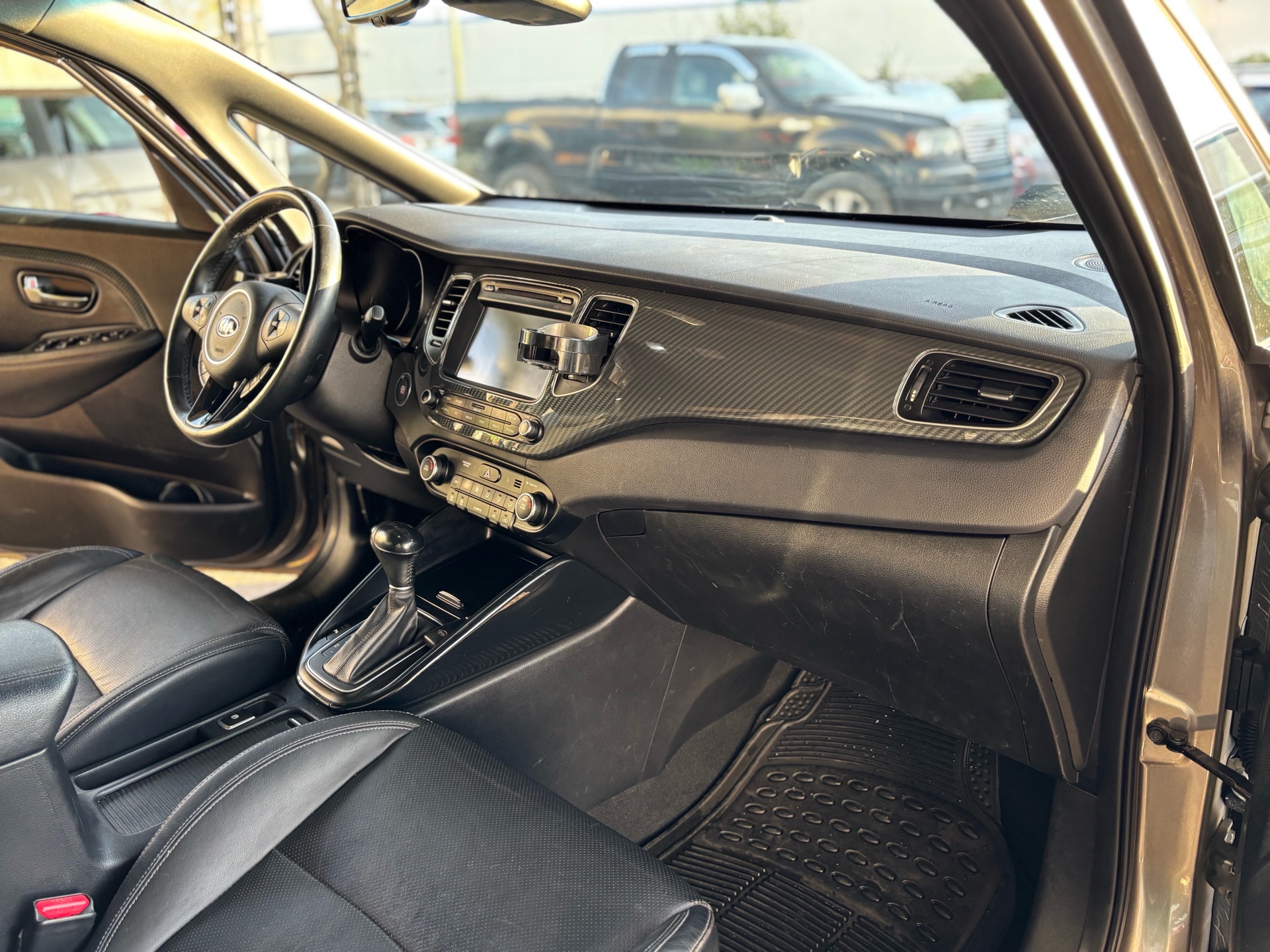 /canwestautoinc/2017-Kia-Rondo-871672003616945.jpg