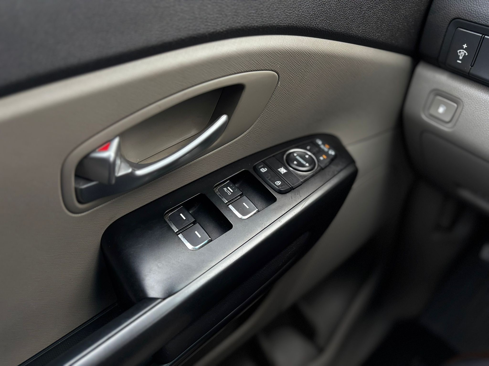 /canwestautoinc/2017-Kia-Sedona-006050656844824198.jpg