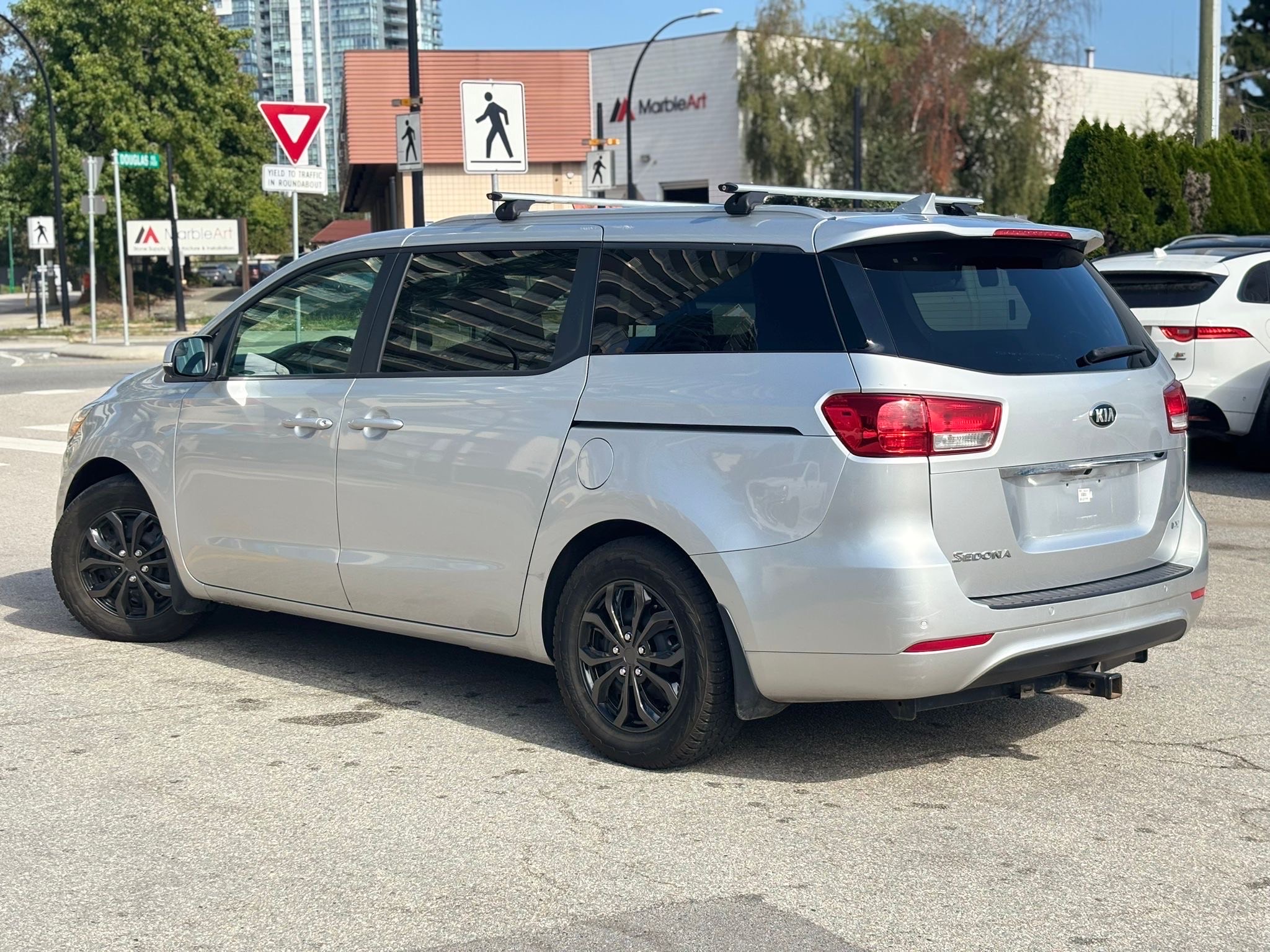/canwestautoinc/2017-Kia-Sedona-010590095087201767.jpg
