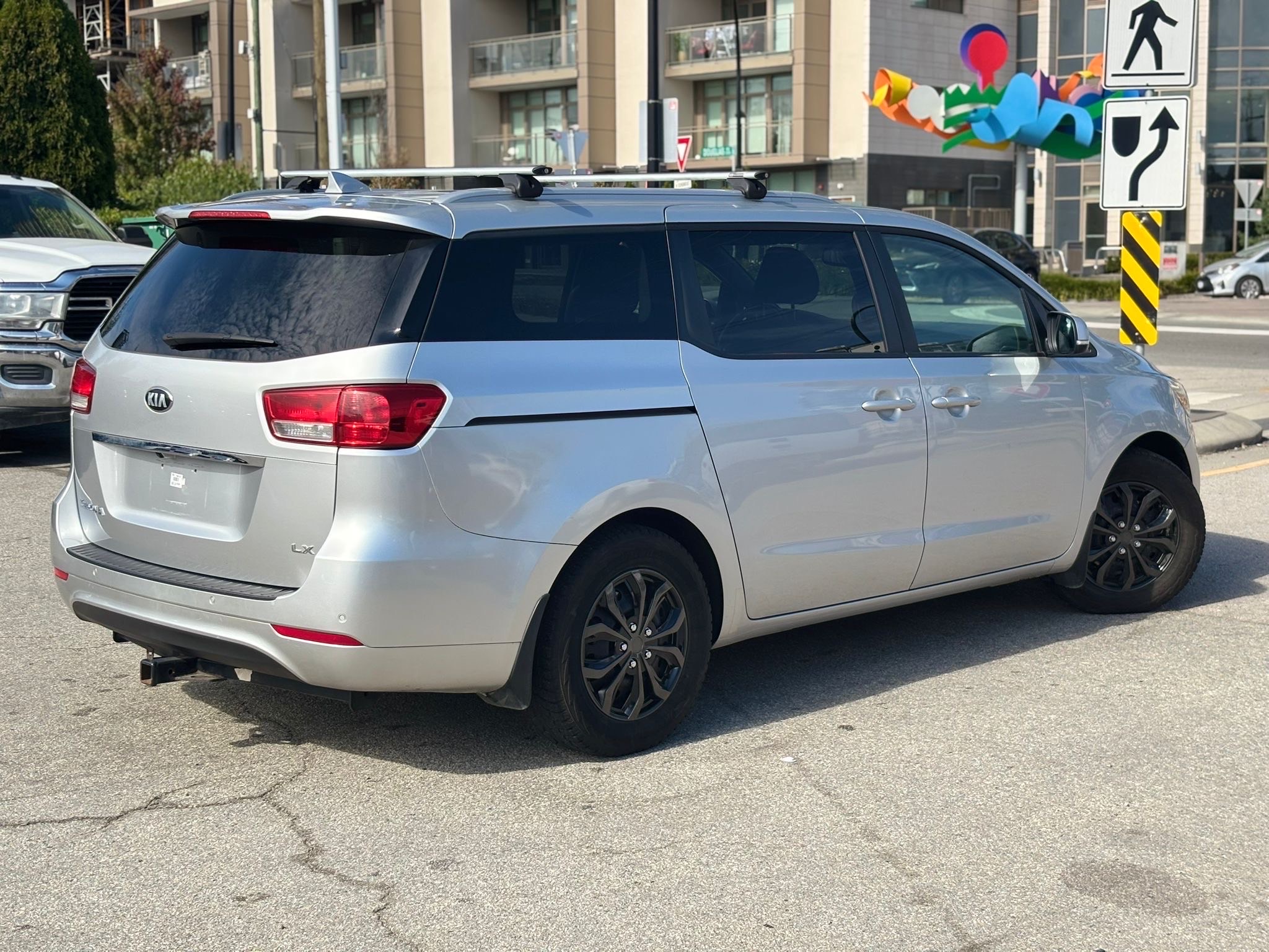 /canwestautoinc/2017-Kia-Sedona-04293320522342392.jpg