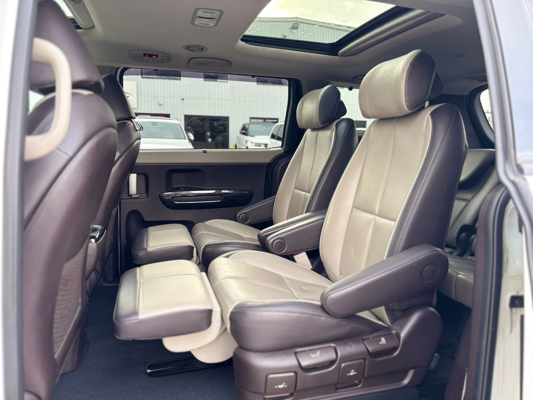 /canwestautoinc/2017-Kia-Sedona-11735566086772464.jpg
