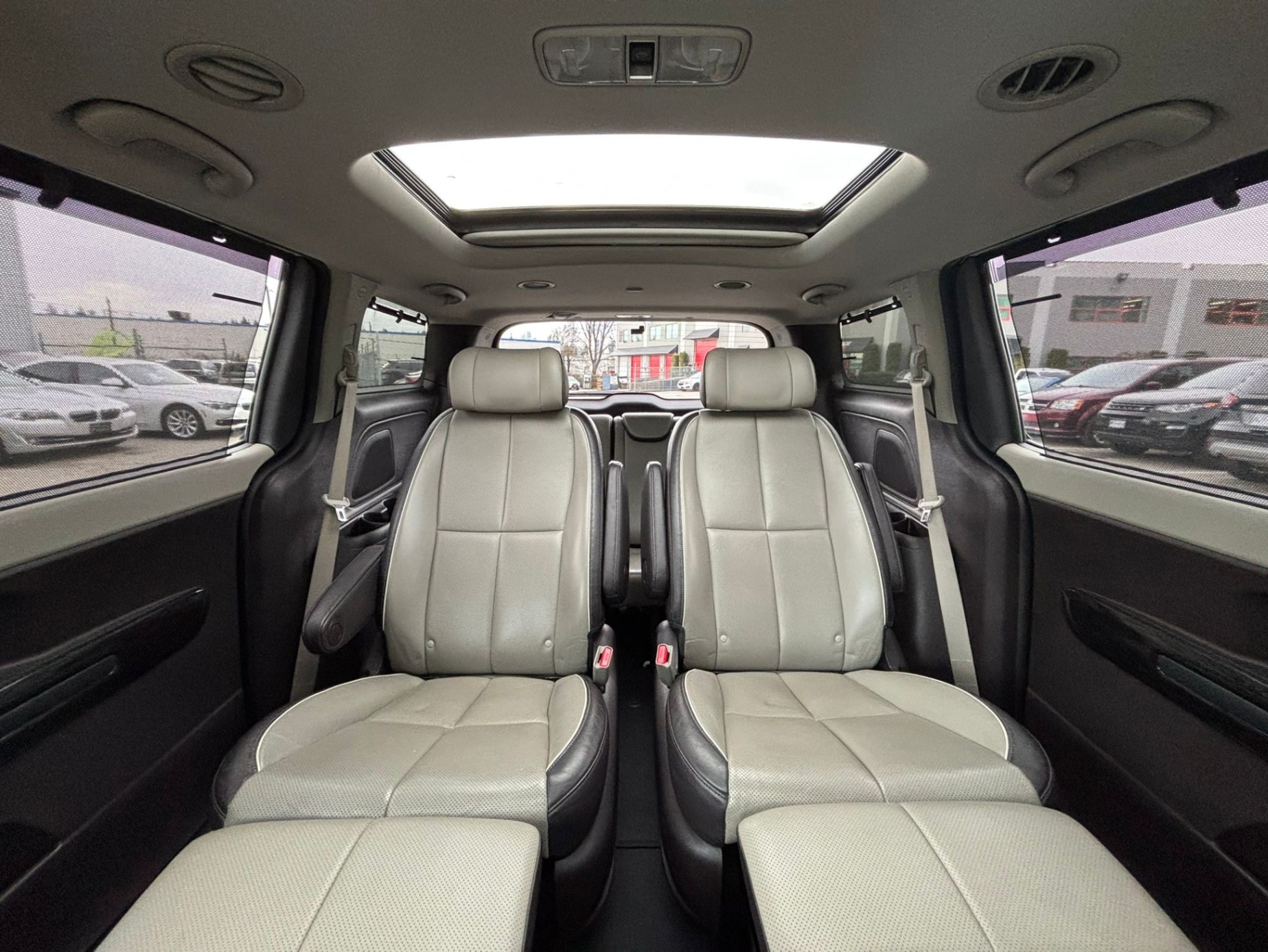 /canwestautoinc/2017-Kia-Sedona-317922401059632.jpg