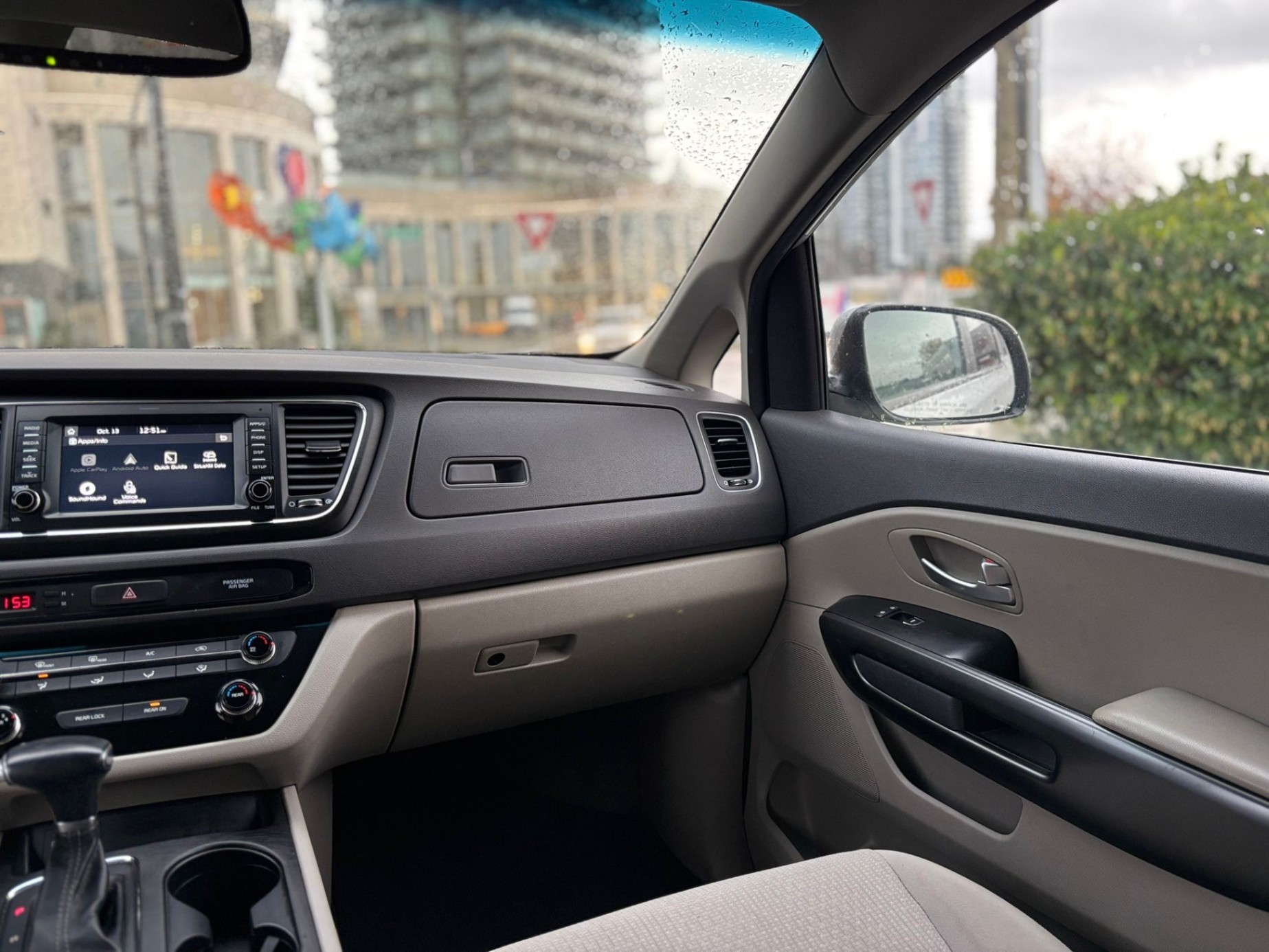 /canwestautoinc/2017-Kia-Sedona-35265401039827493.jpg