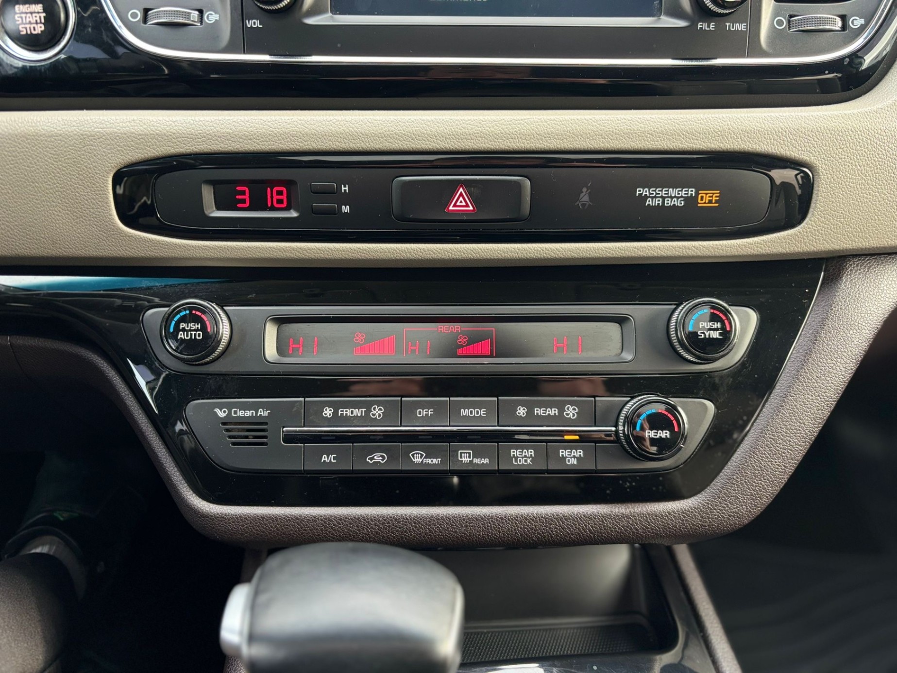 /canwestautoinc/2017-Kia-Sedona-48045717242057684.jpg
