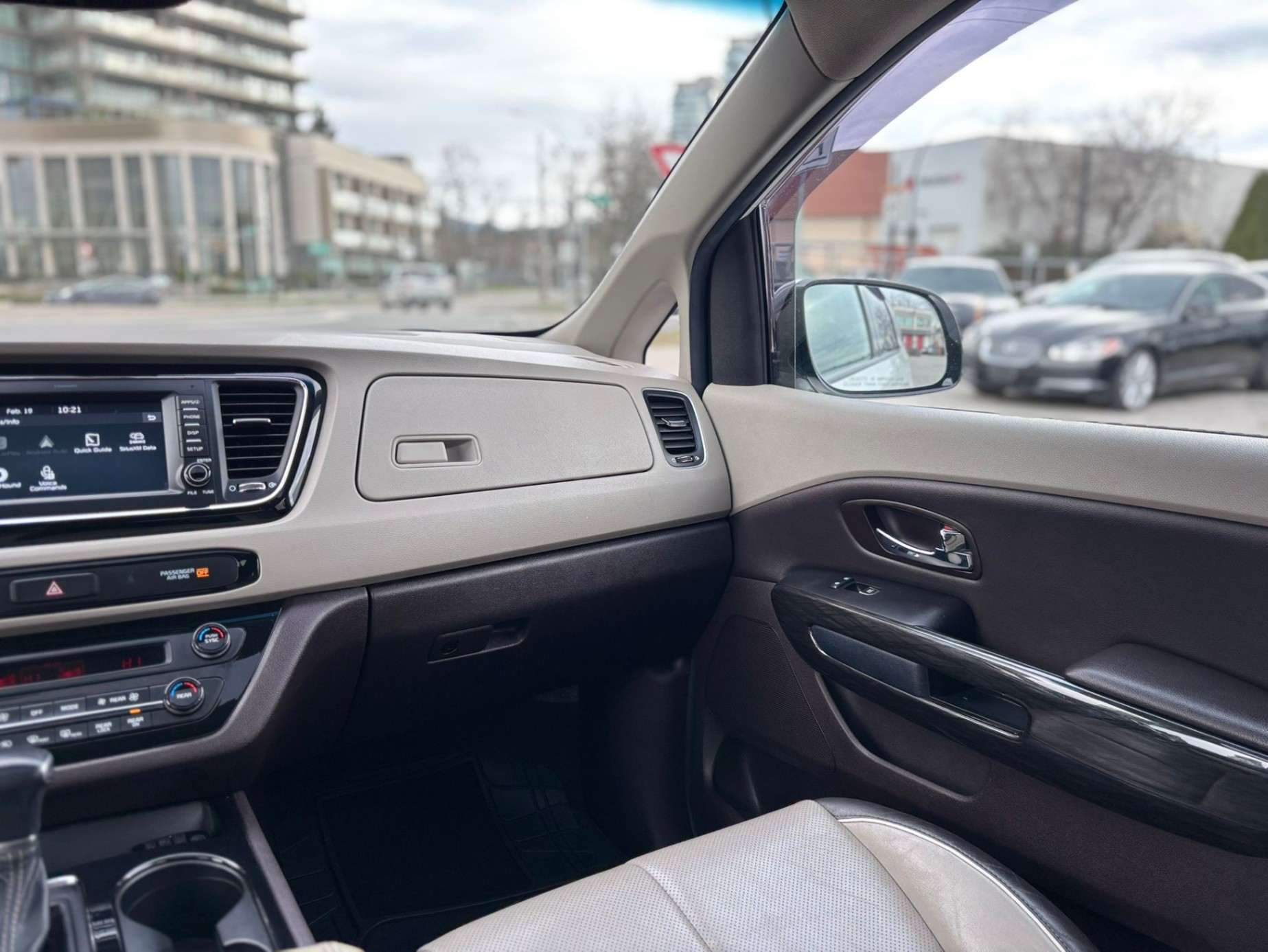 /canwestautoinc/2017-Kia-Sedona-7934671115512819.jpg