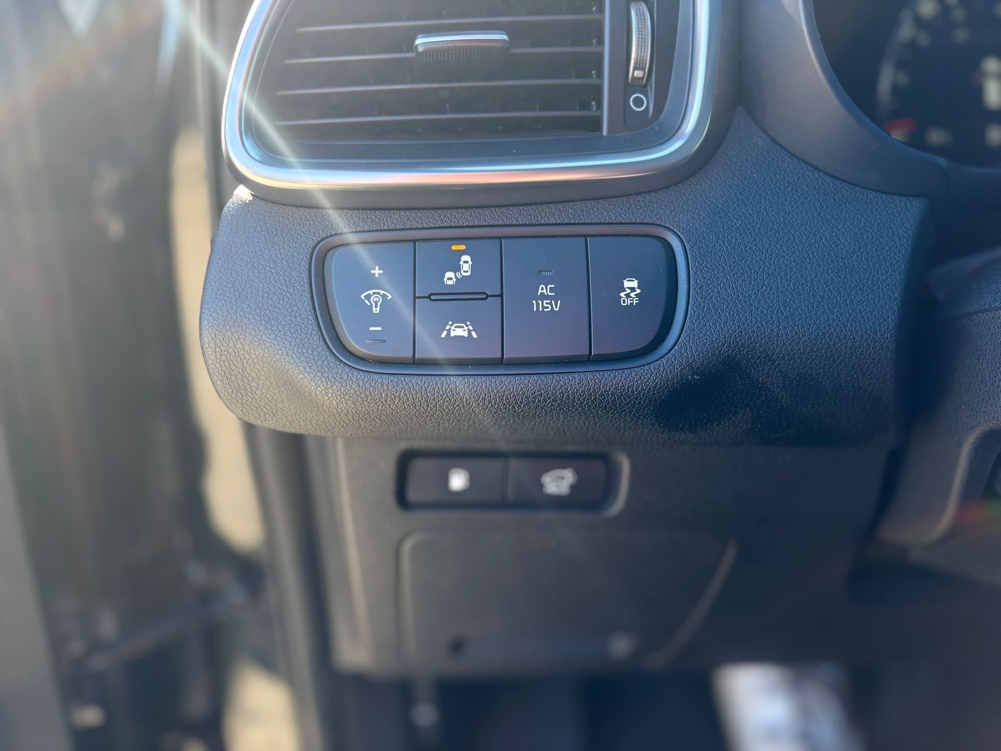 /canwestautoinc/2017-Kia-Sorento-36458503391968233.jpg