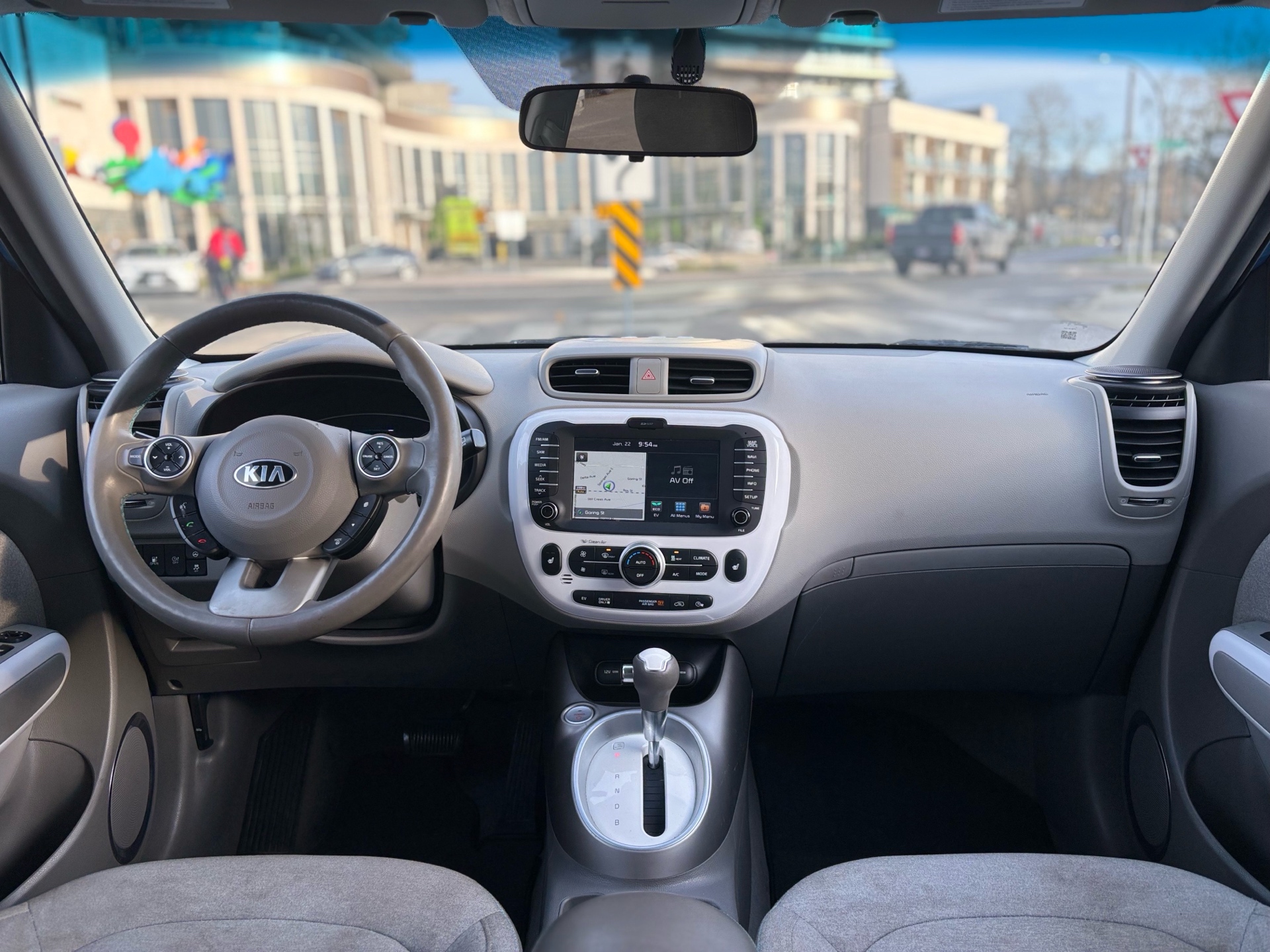 /canwestautoinc/2017-Kia-SoulEV-00612966639160506.jpg