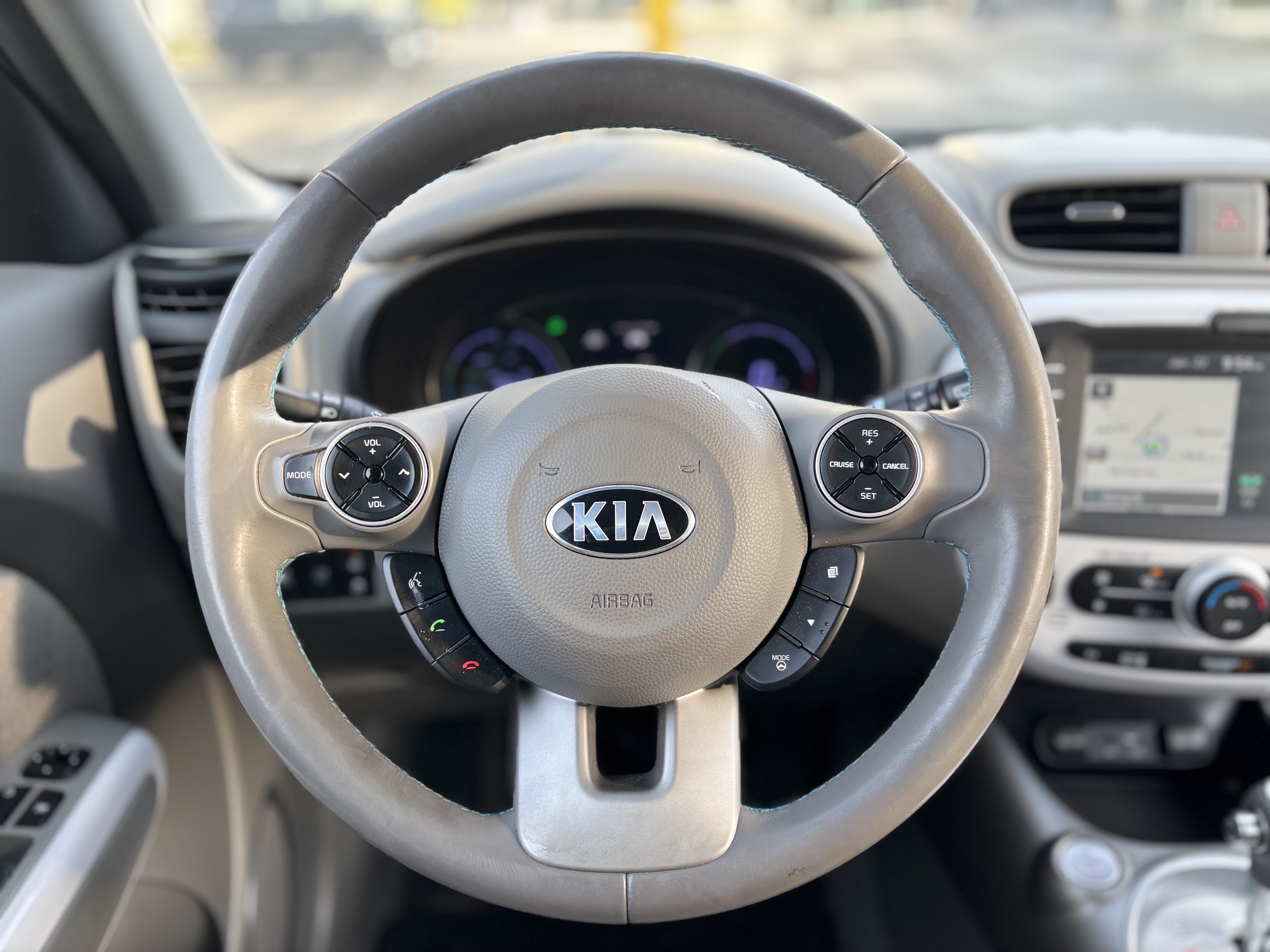 /canwestautoinc/2017-Kia-SoulEV-021305156765732525.jpg