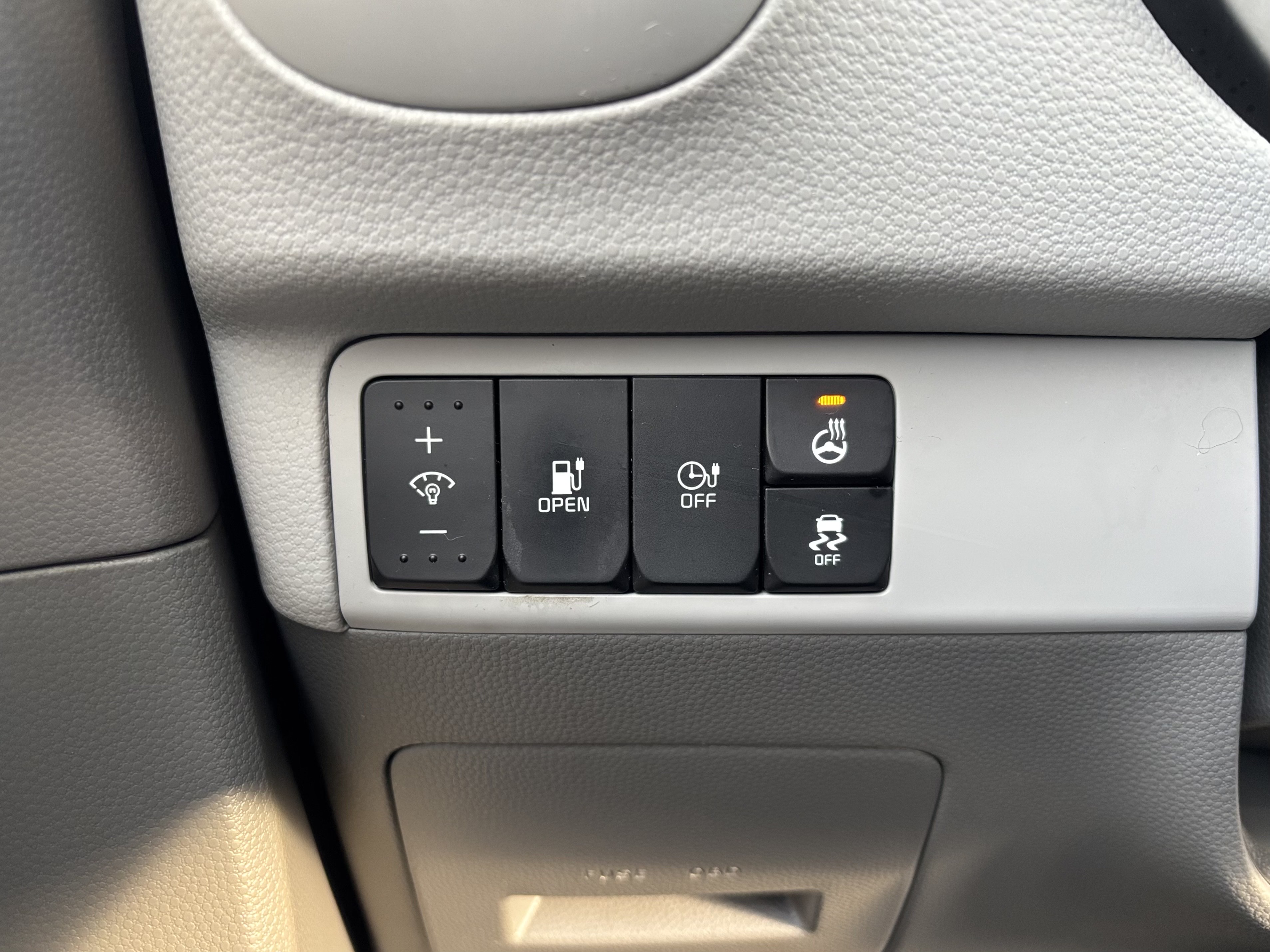 /canwestautoinc/2017-Kia-SoulEV-24600796376642697.jpg