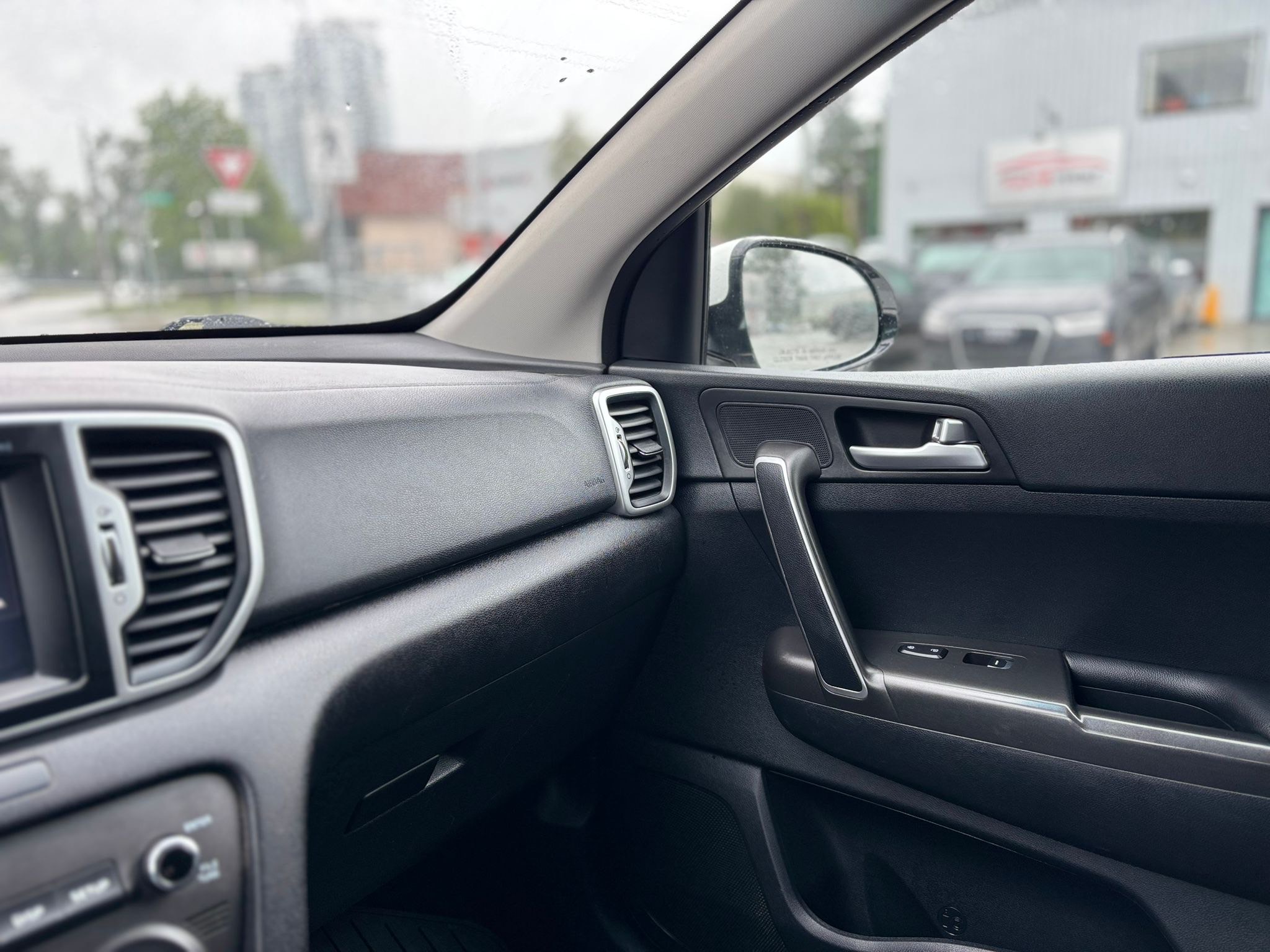 /canwestautoinc/2017-Kia-Sportage-02481135048930505.jpg