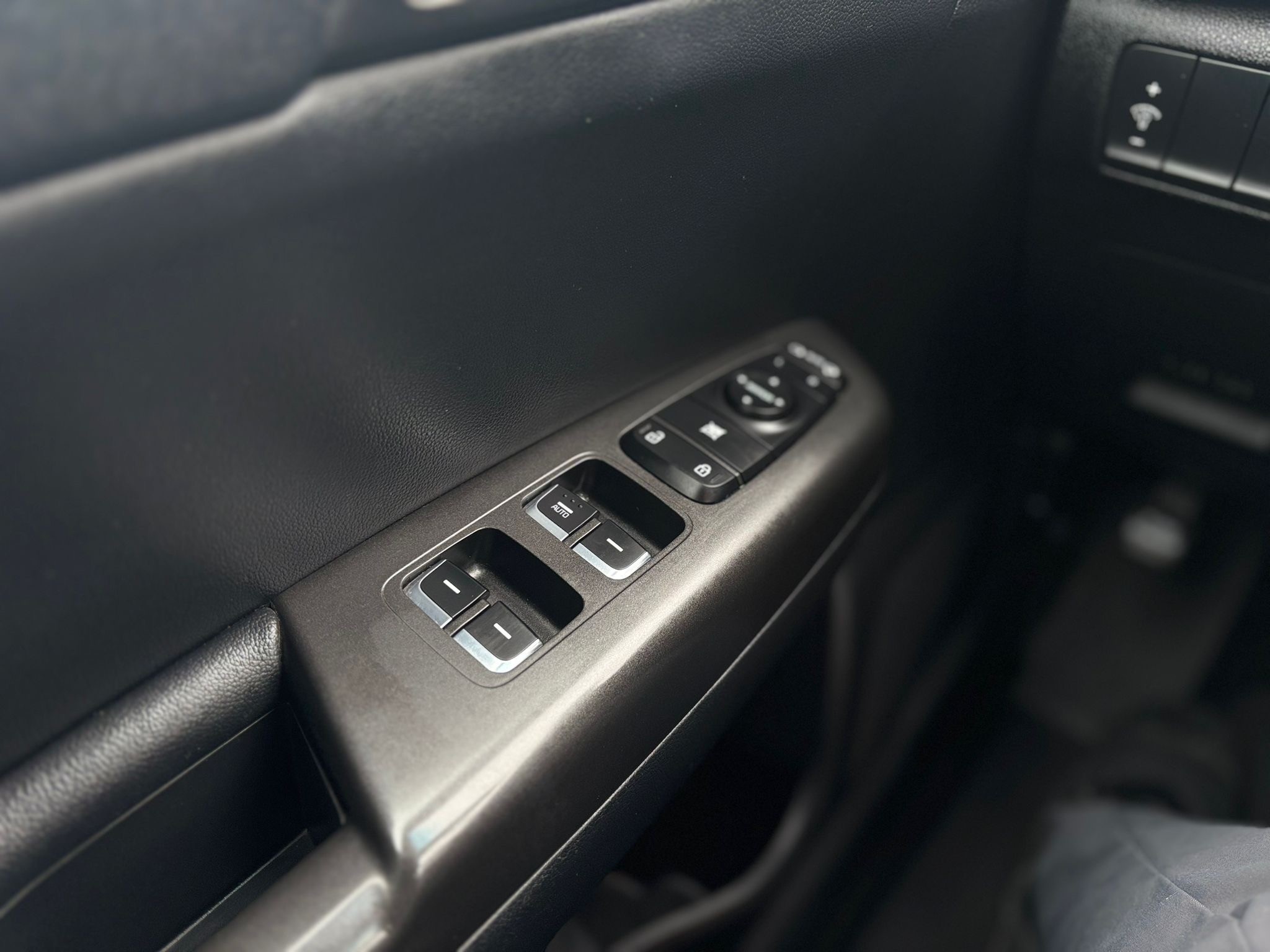 /canwestautoinc/2017-Kia-Sportage-25327478525871205.jpg