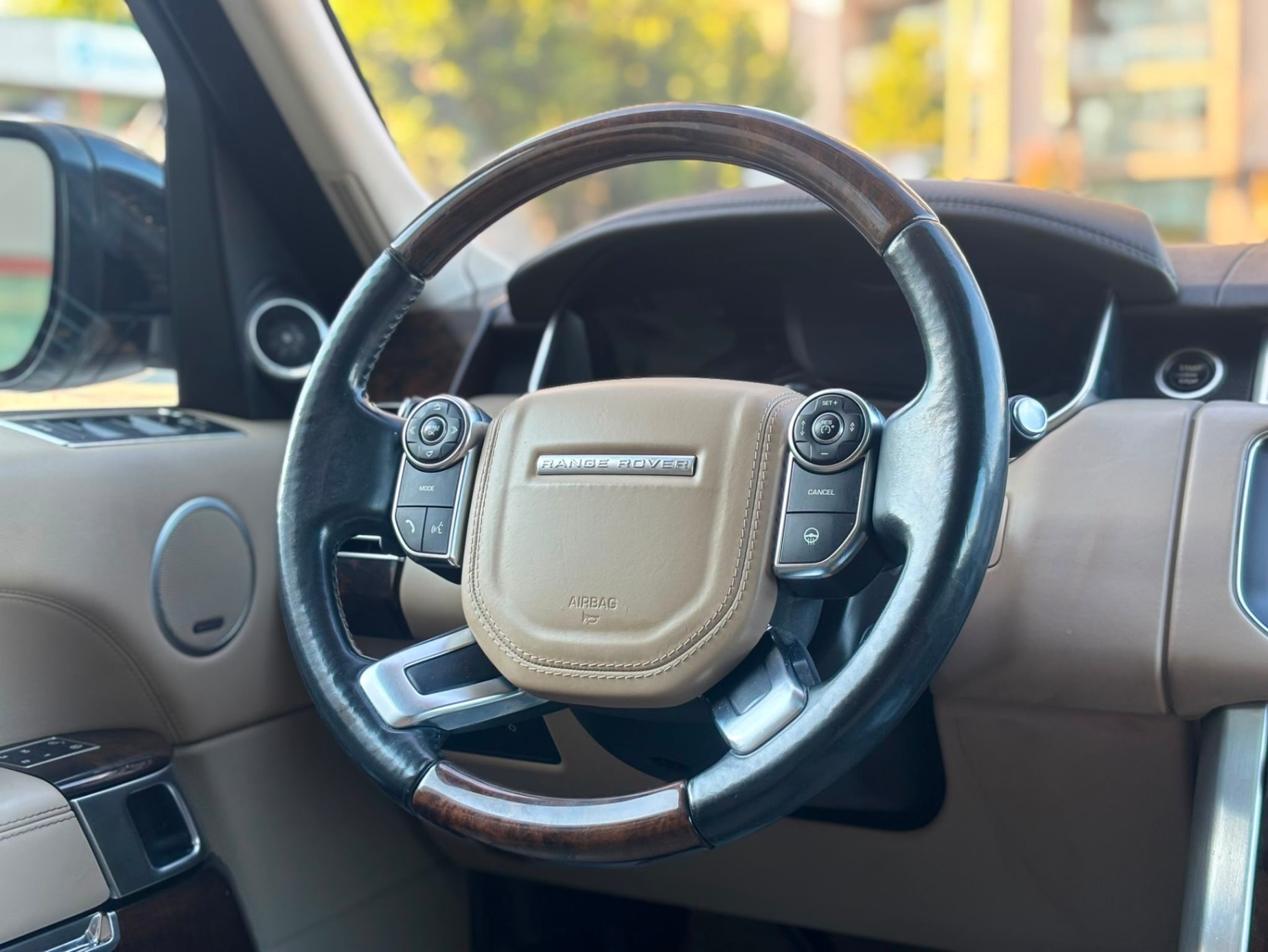 /canwestautoinc/2017-LandRover-RangeRover-2504401791095121.jpg