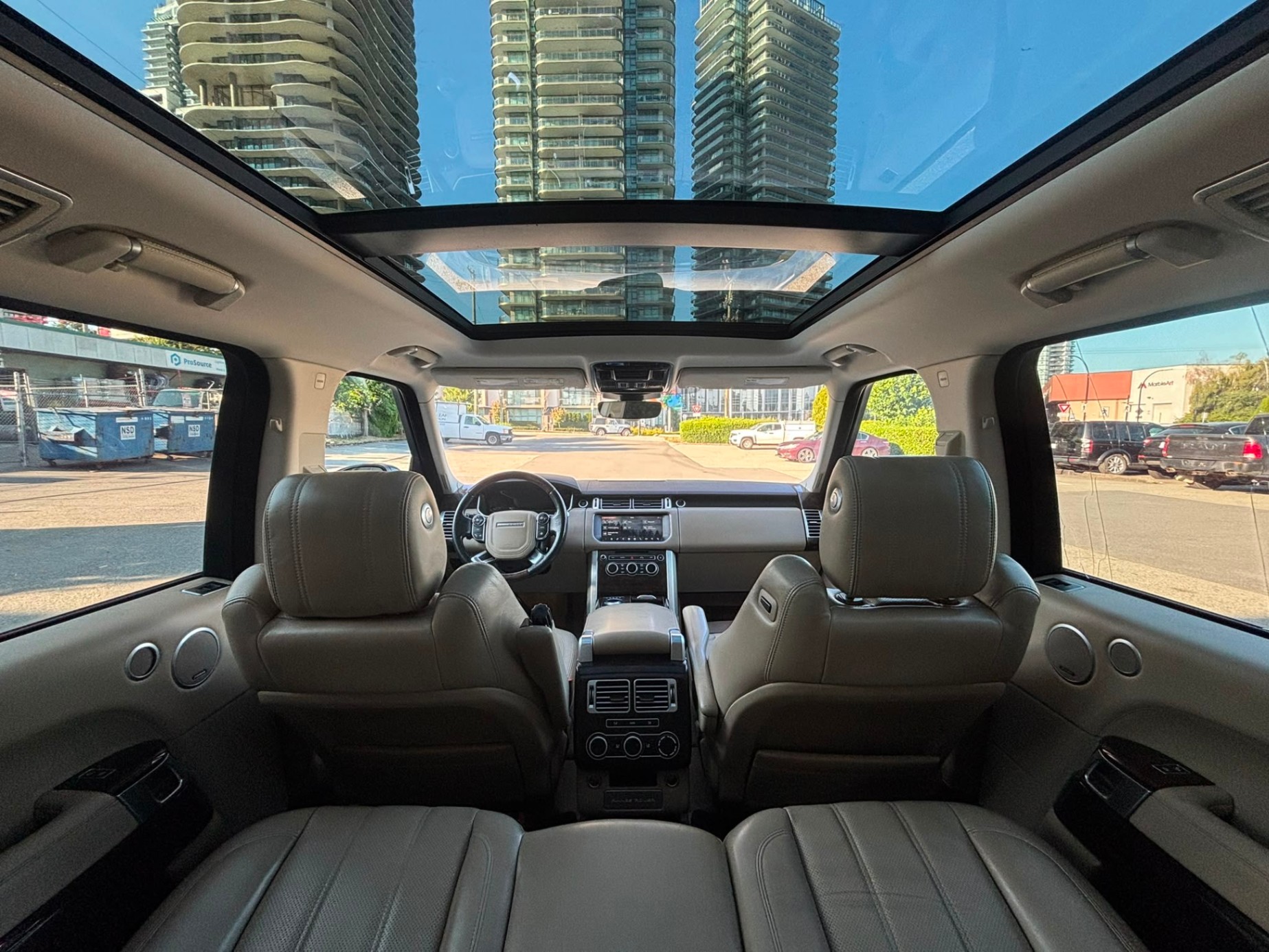 /canwestautoinc/2017-LandRover-RangeRover-4165363706969425.jpg