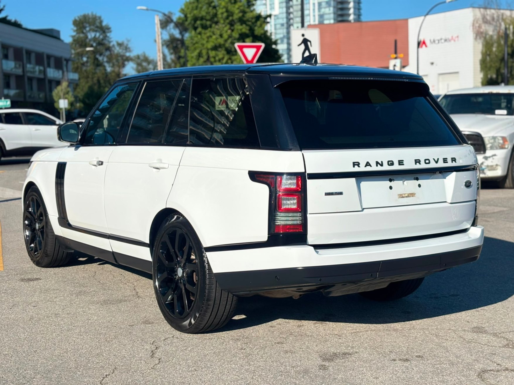 /canwestautoinc/2017-LandRover-RangeRover-4607908624916739.jpg