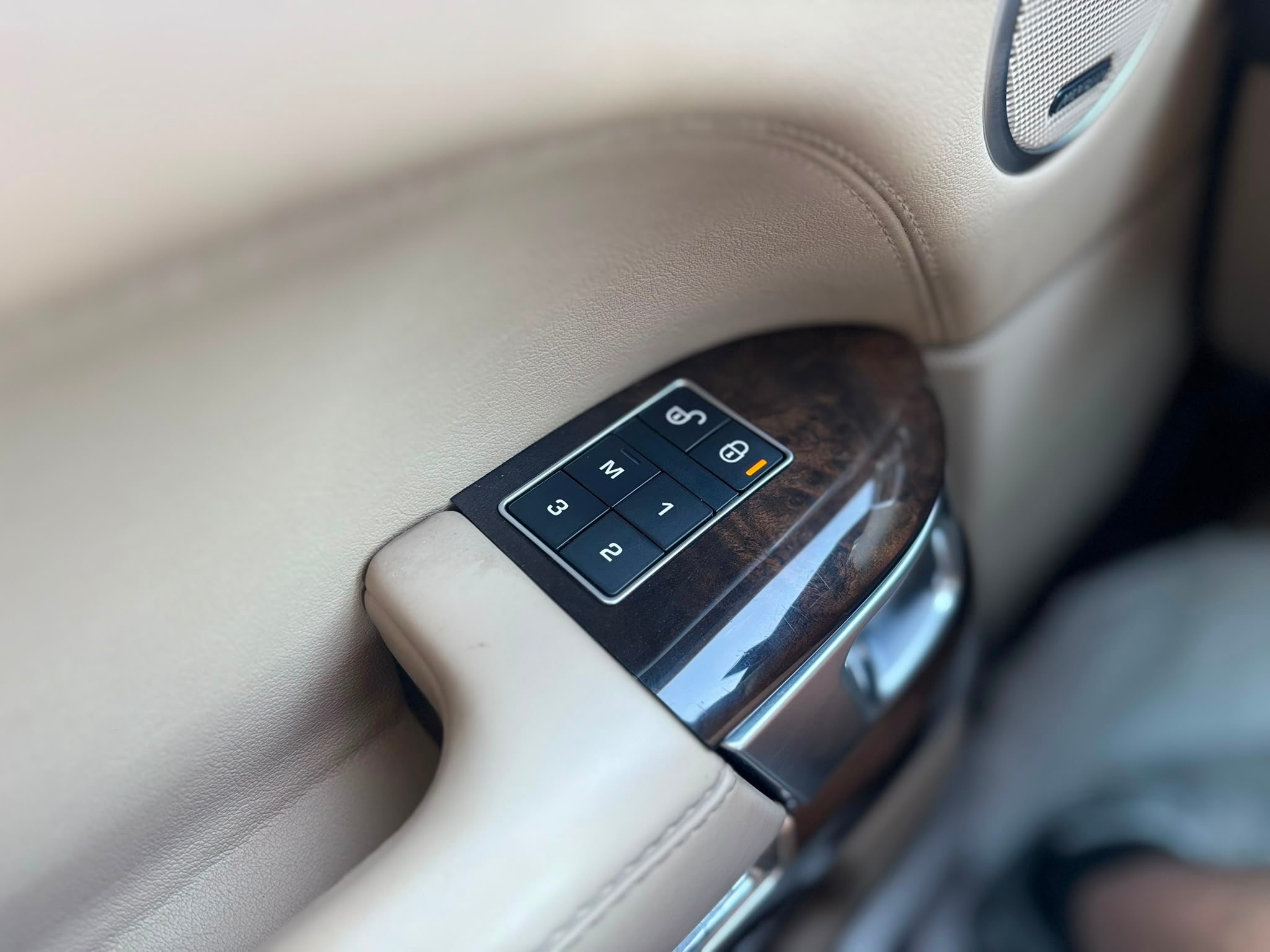 /canwestautoinc/2017-LandRover-RangeRover-5630462921848893.jpg