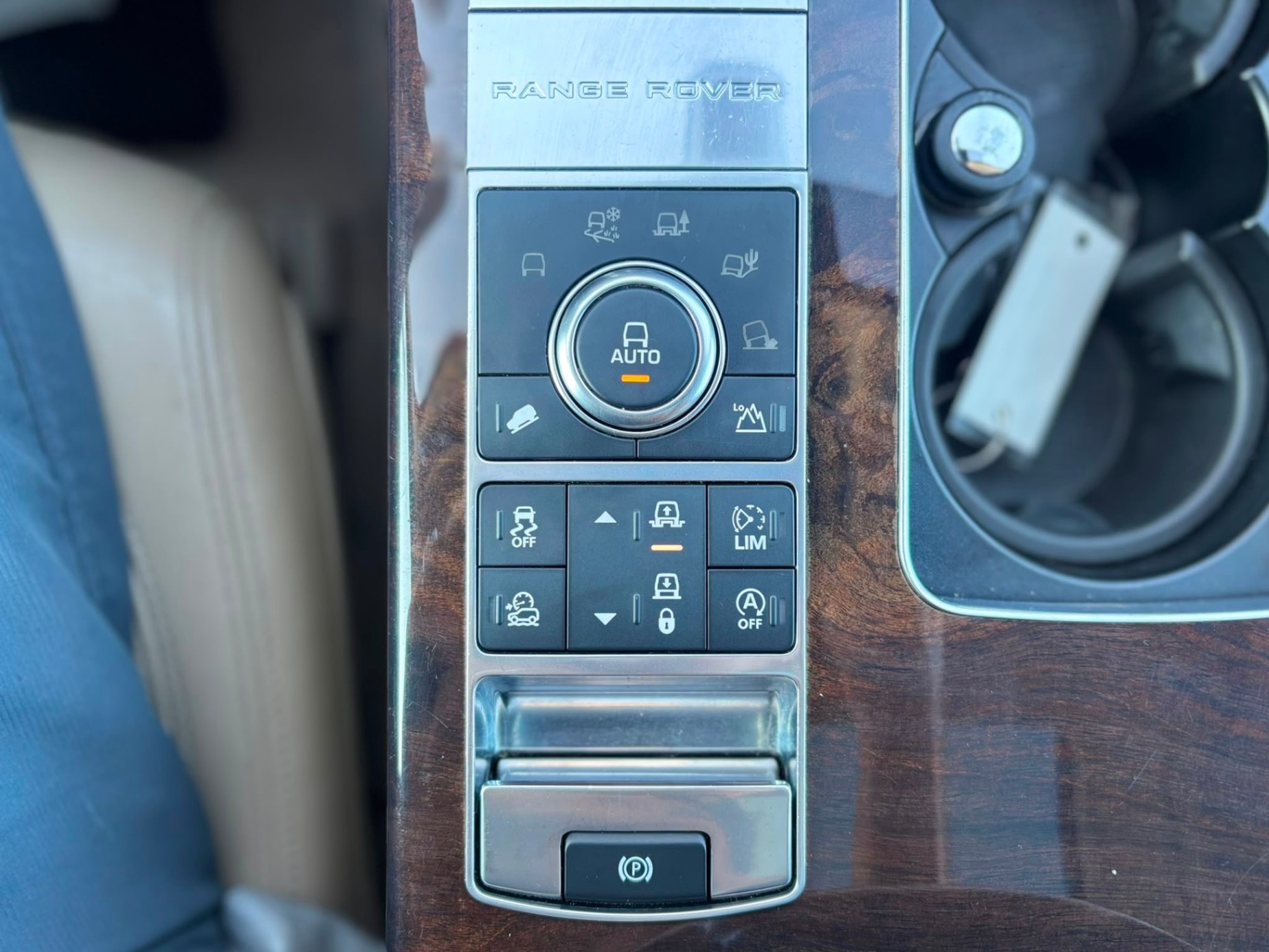 /canwestautoinc/2017-LandRover-RangeRover-6286397264827337.jpg