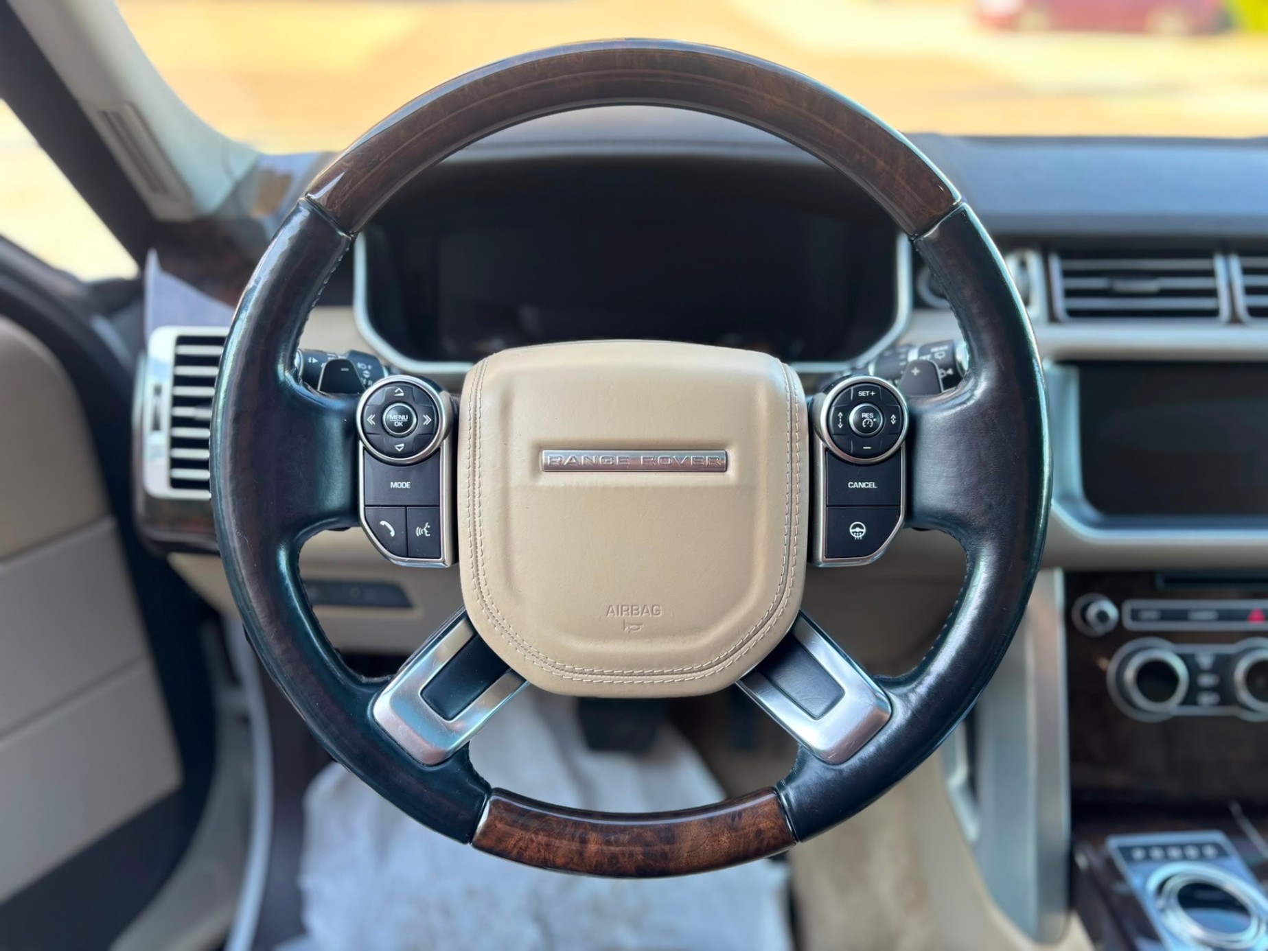 /canwestautoinc/2017-LandRover-RangeRover-7678051160993582.jpg