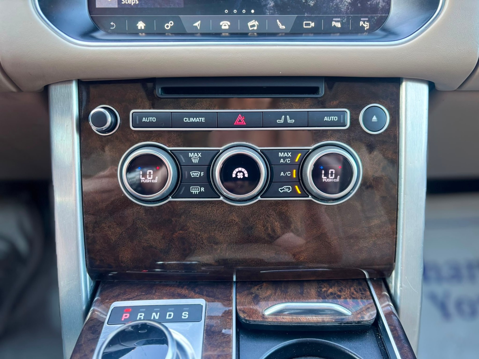 /canwestautoinc/2017-LandRover-RangeRover-8190488215296114.jpg