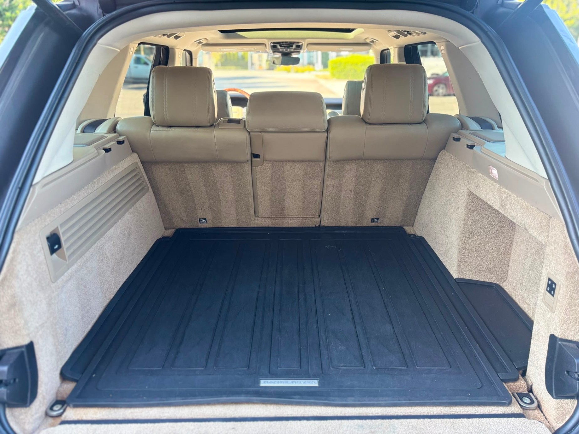 /canwestautoinc/2017-LandRover-RangeRover-9841396253160541.jpg