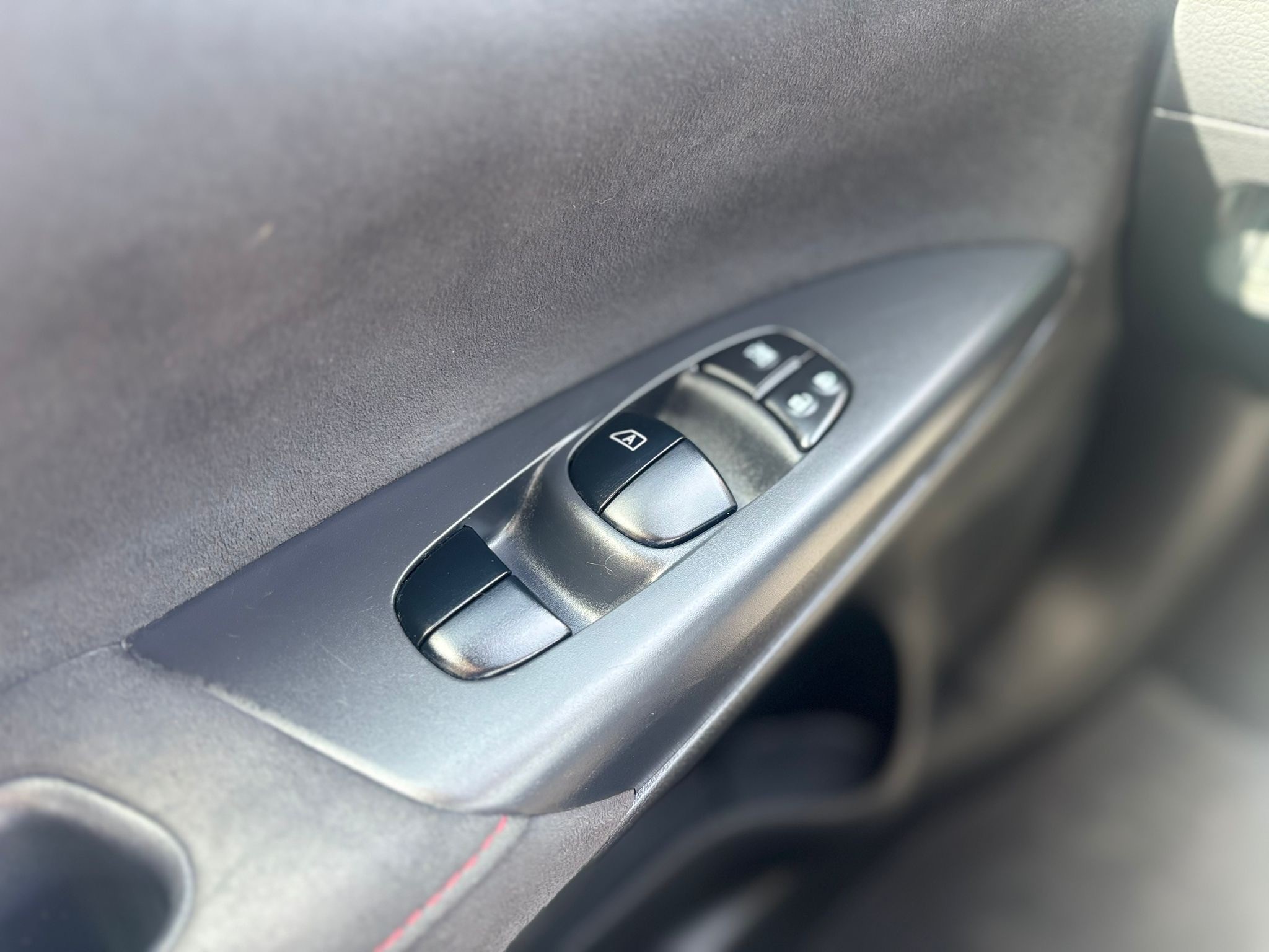 /canwestautoinc/2017-Nissan-Sentra-2376741265153295.jpg