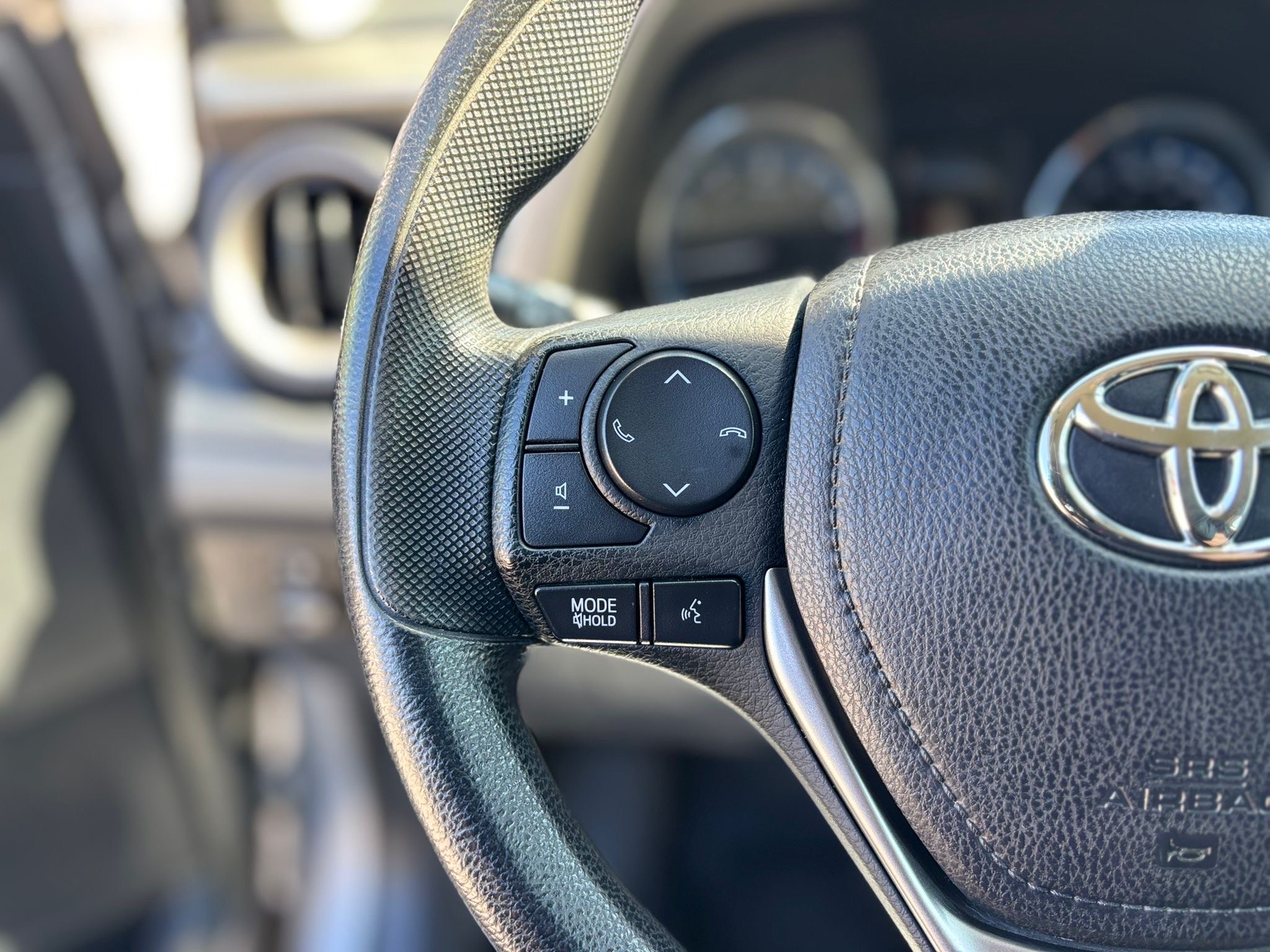 /canwestautoinc/2017-Toyota-RAV4-44049374215389214.jpg