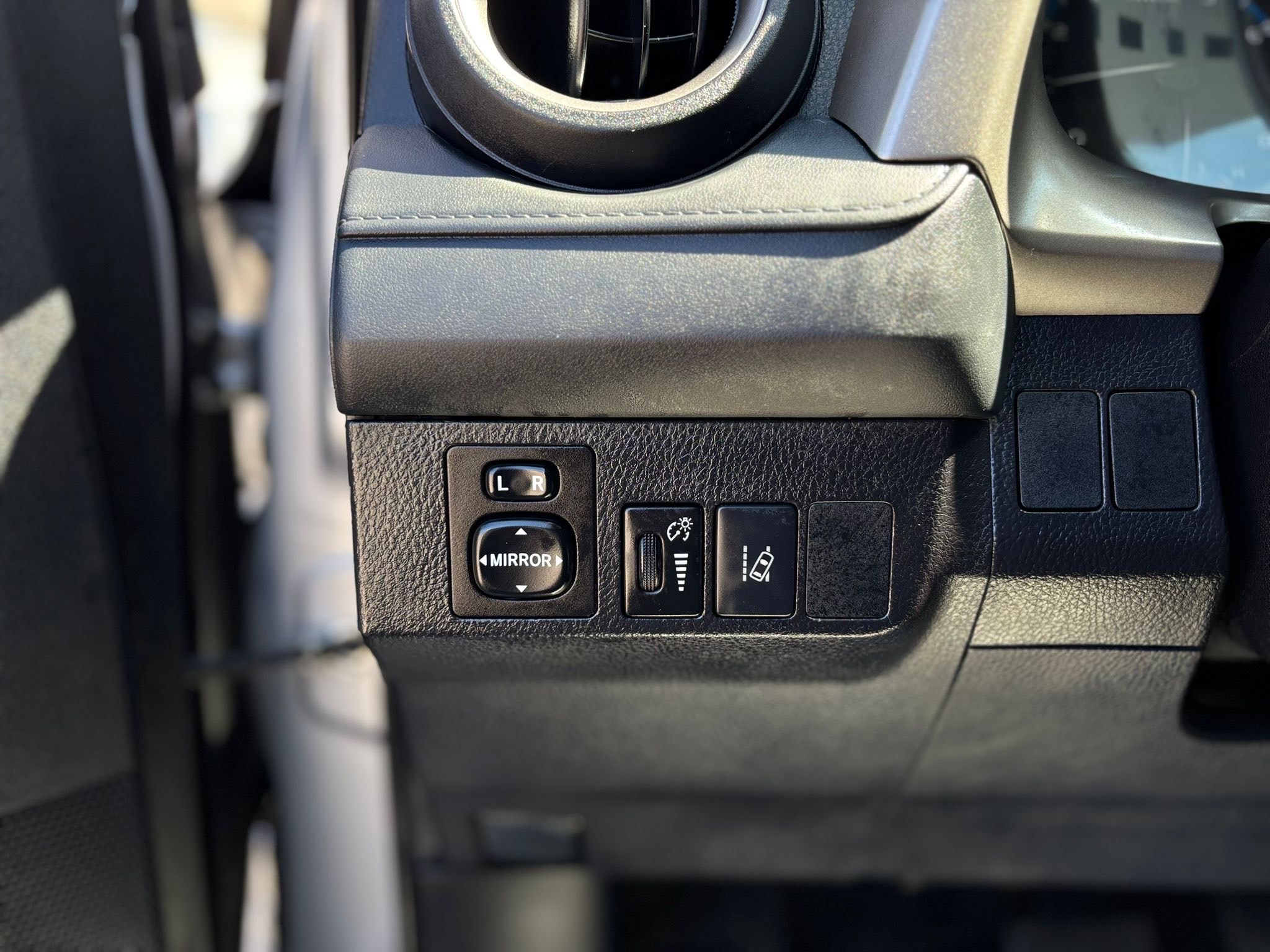 /canwestautoinc/2017-Toyota-RAV4-7099340033744368.jpg