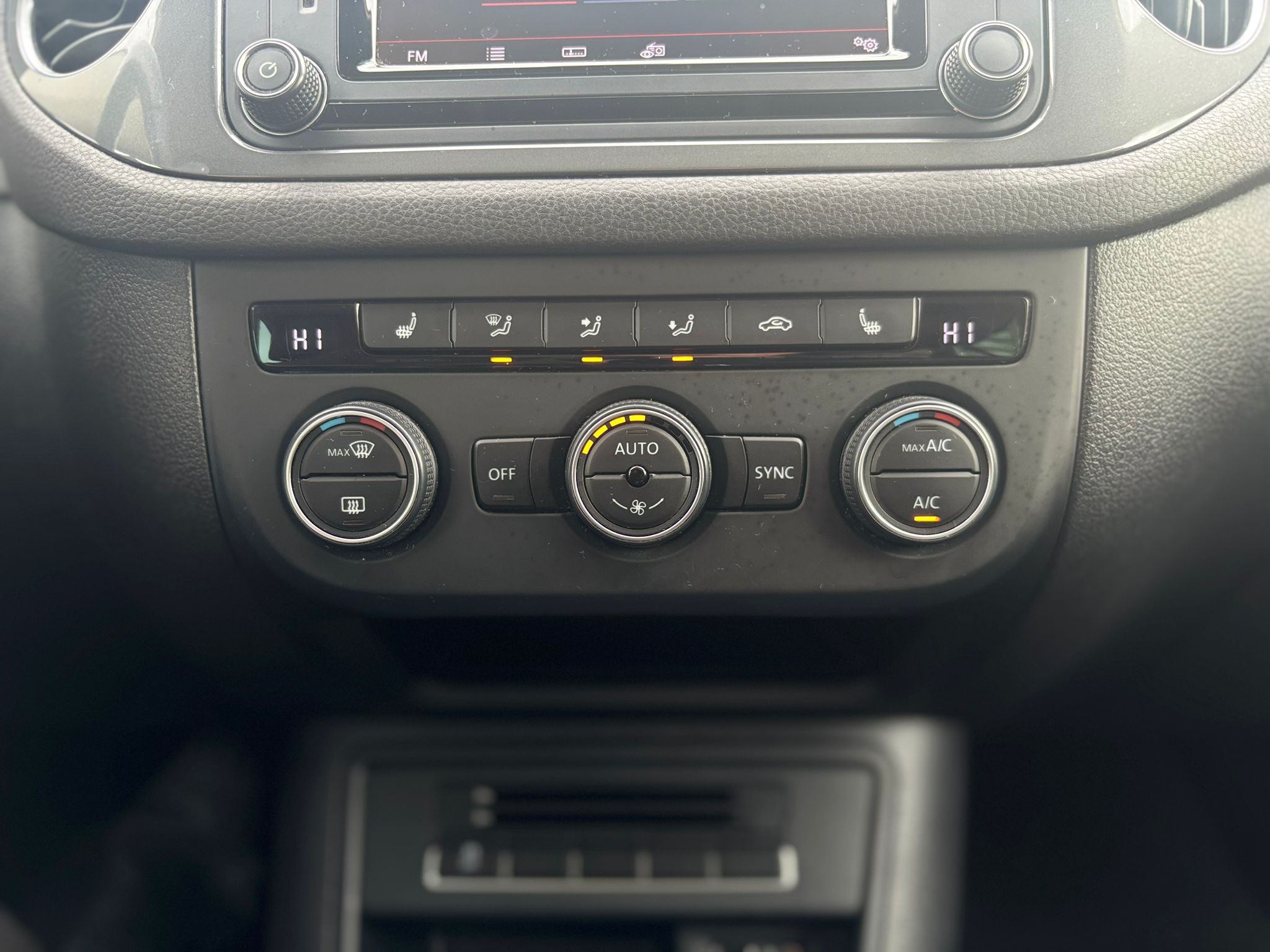 /canwestautoinc/2017-Volkswagen-Tiguan-780490436677332.jpg