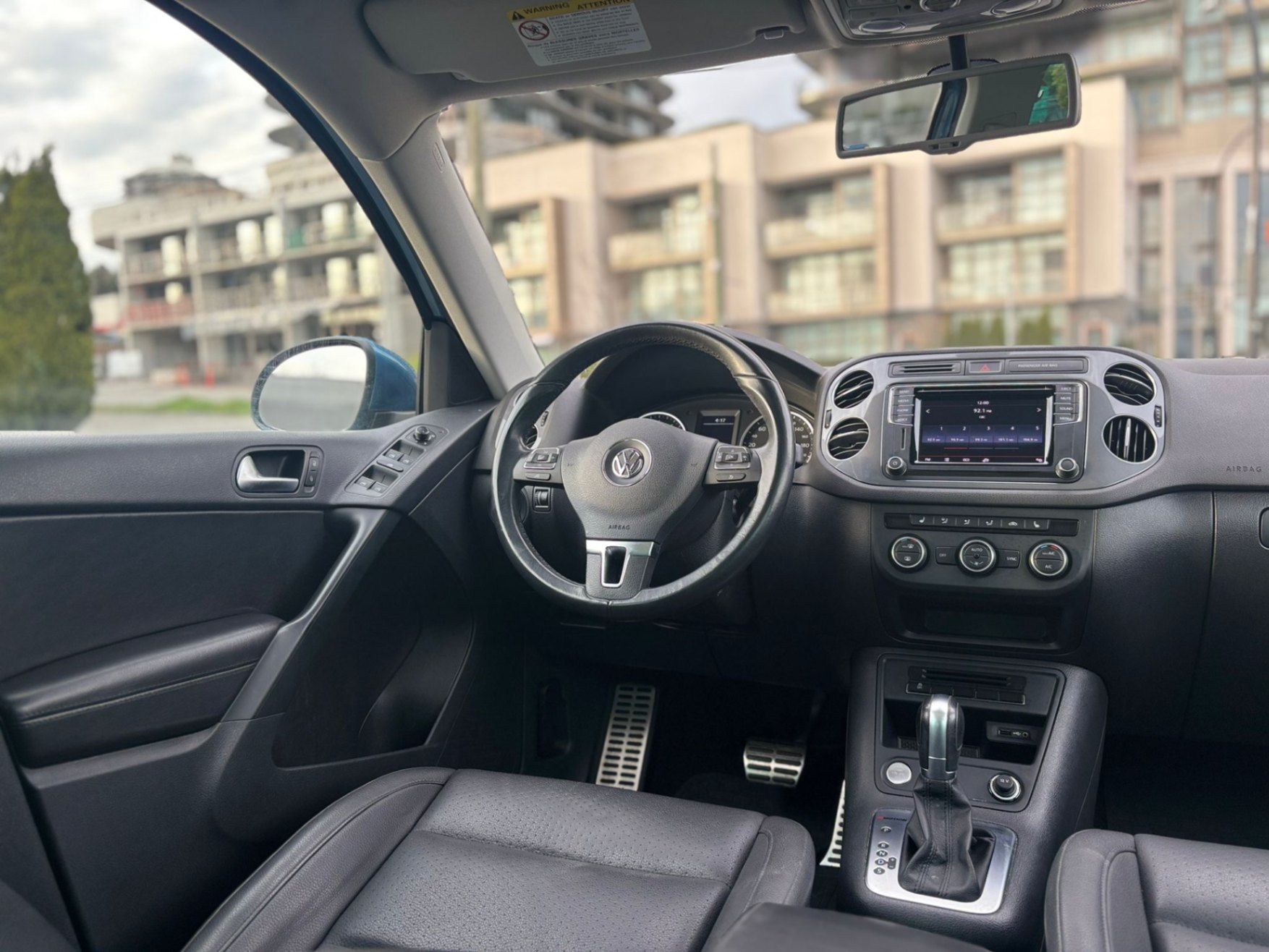 /canwestautoinc/2017-Volkswagen-Tiguan-9809693537180013.jpg
