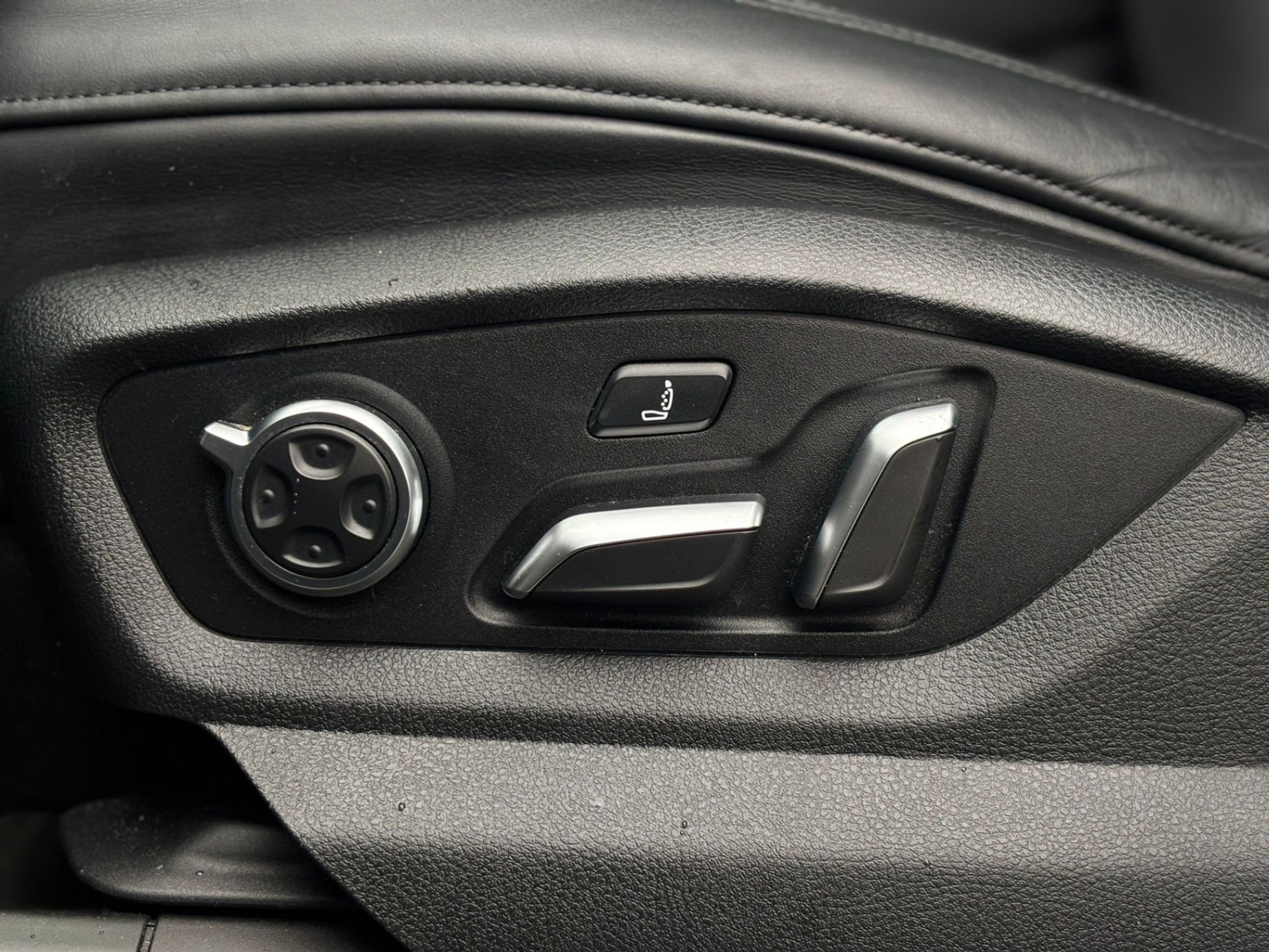 /canwestautoinc/2018-Audi-Q7-07511764037441848.jpg
