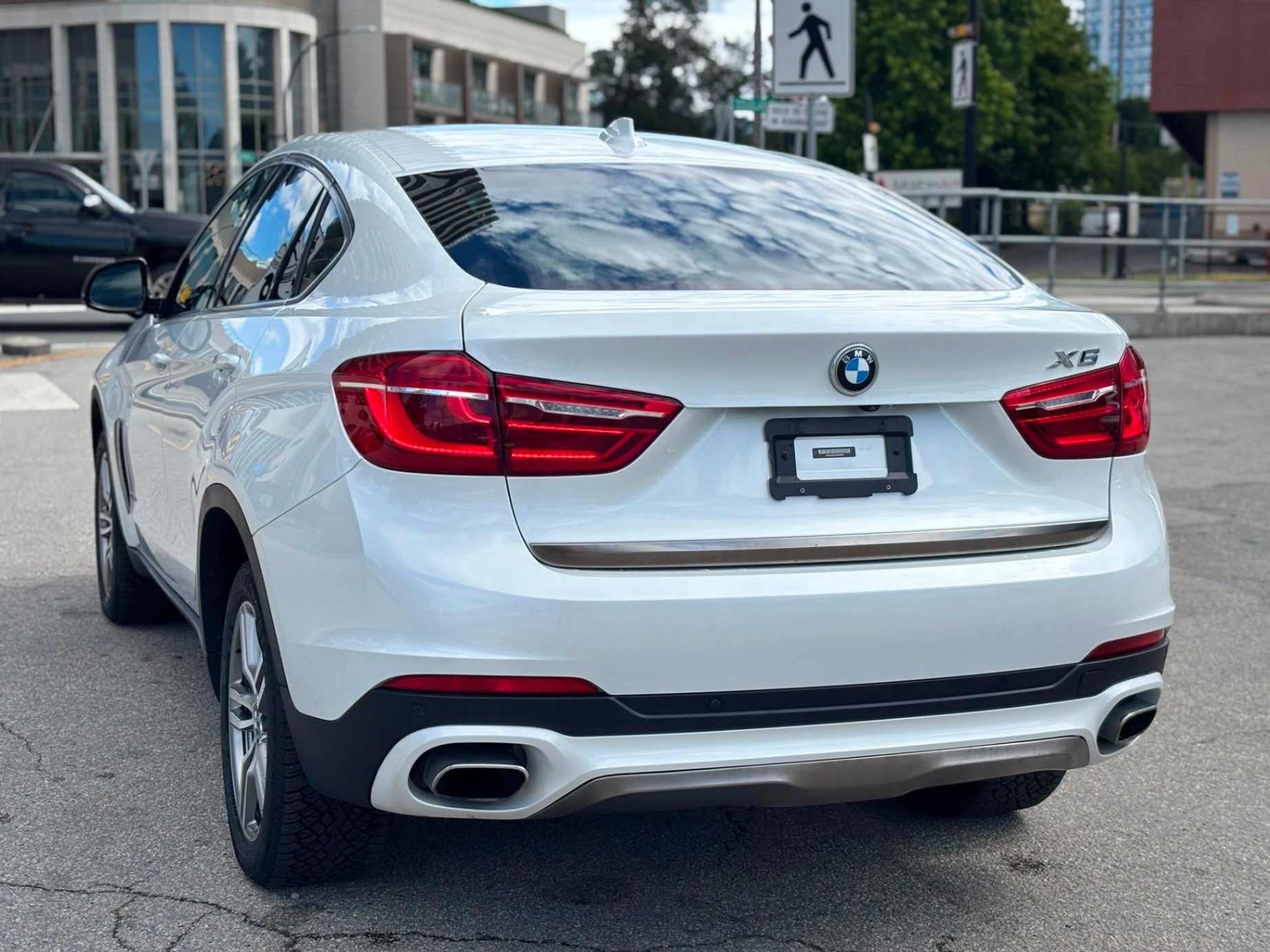 /canwestautoinc/2018-BMW-X6-13103409354084516.jpg