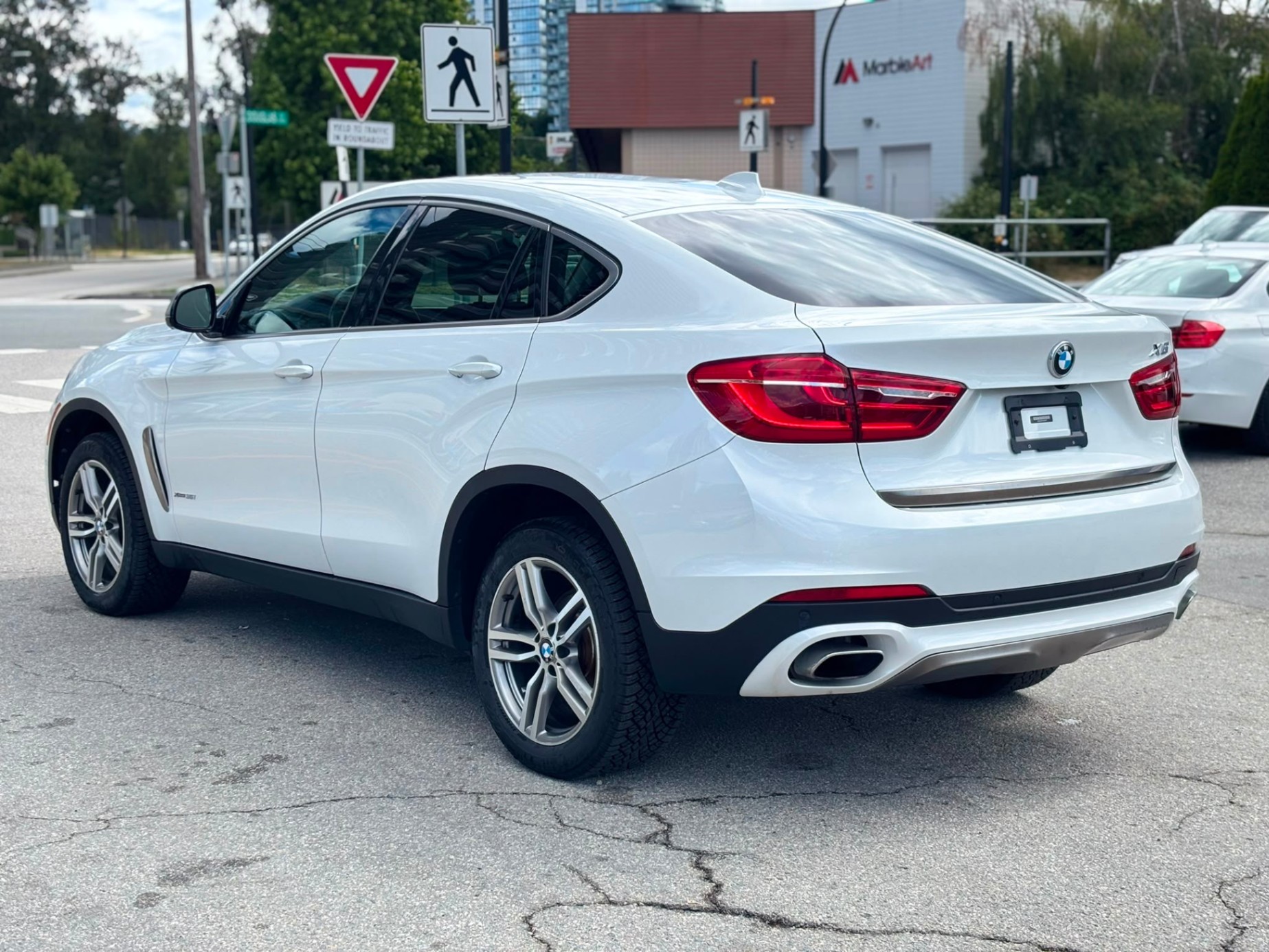 /canwestautoinc/2018-BMW-X6-15467534870449273.jpg