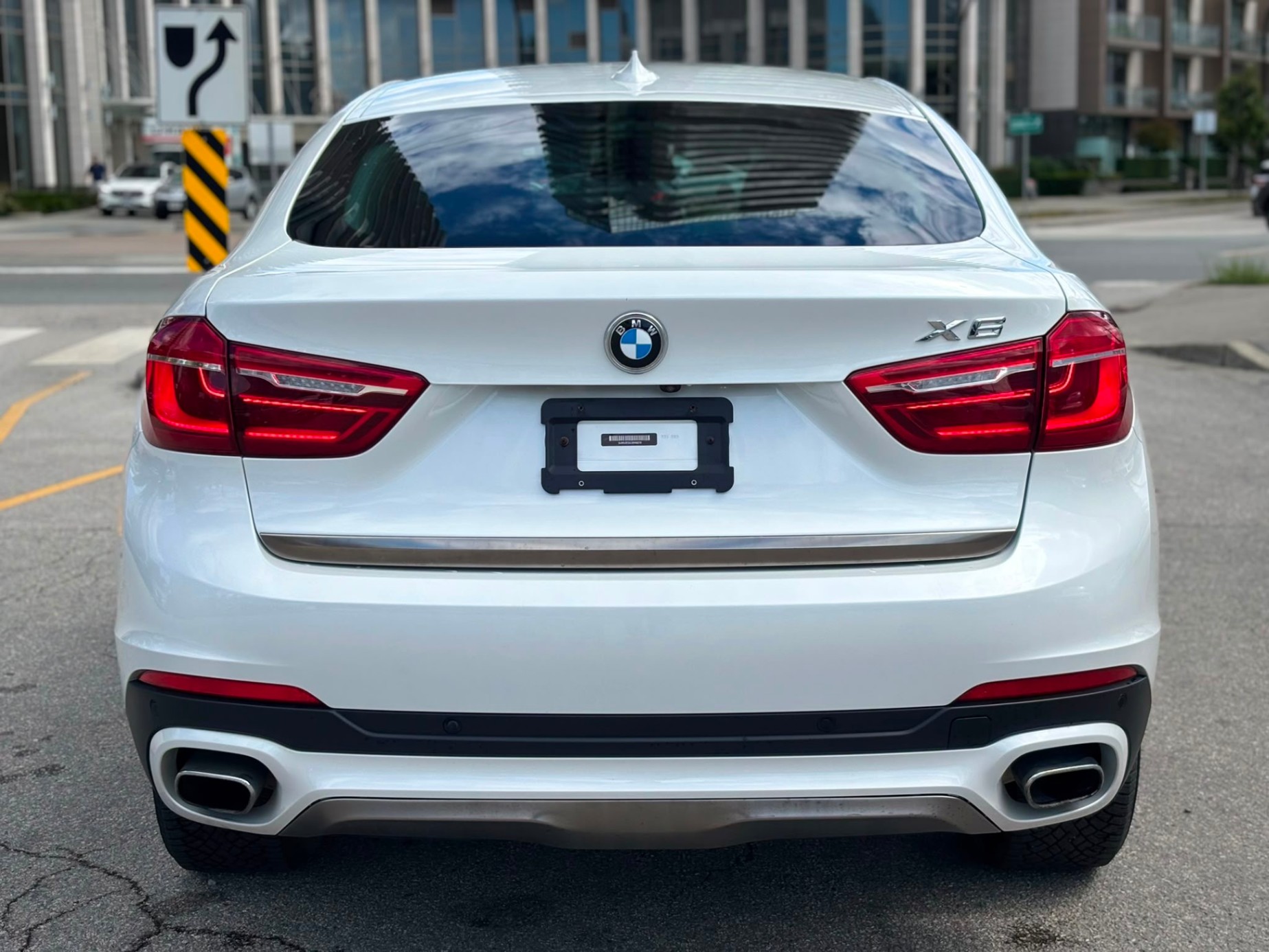 /canwestautoinc/2018-BMW-X6-2297216868347054.jpg