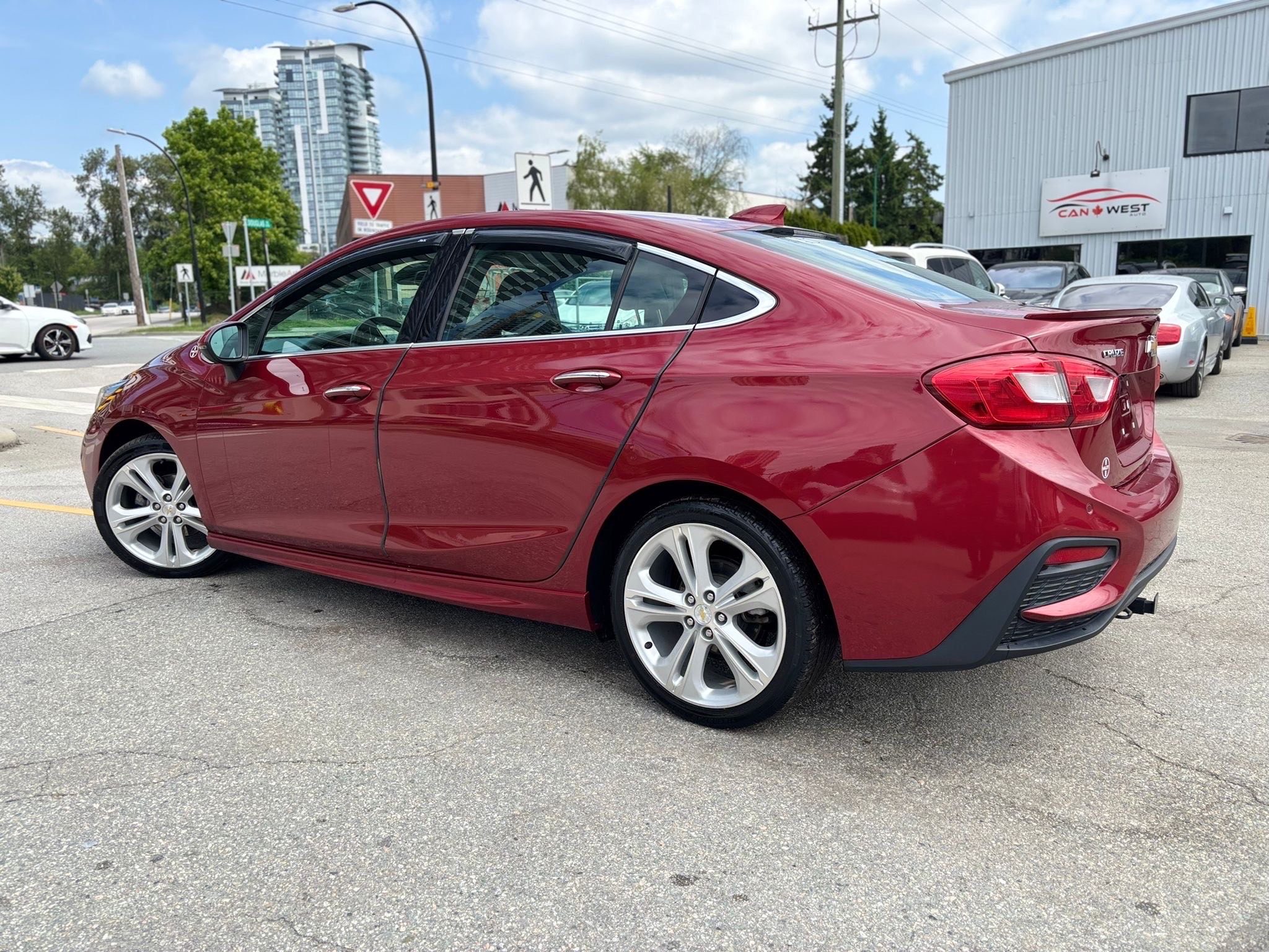 /canwestautoinc/2018-Chevrolet-Cruze-8030975407067054.jpg