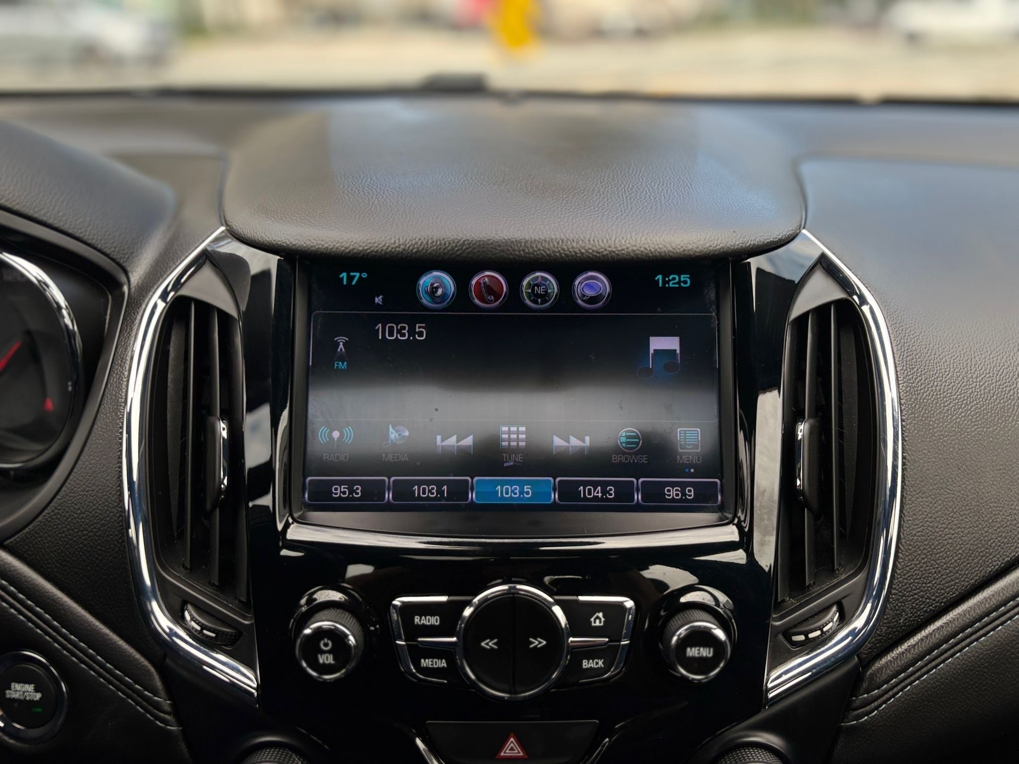/canwestautoinc/2018-Chevrolet-Cruze-88221778080392.jpg