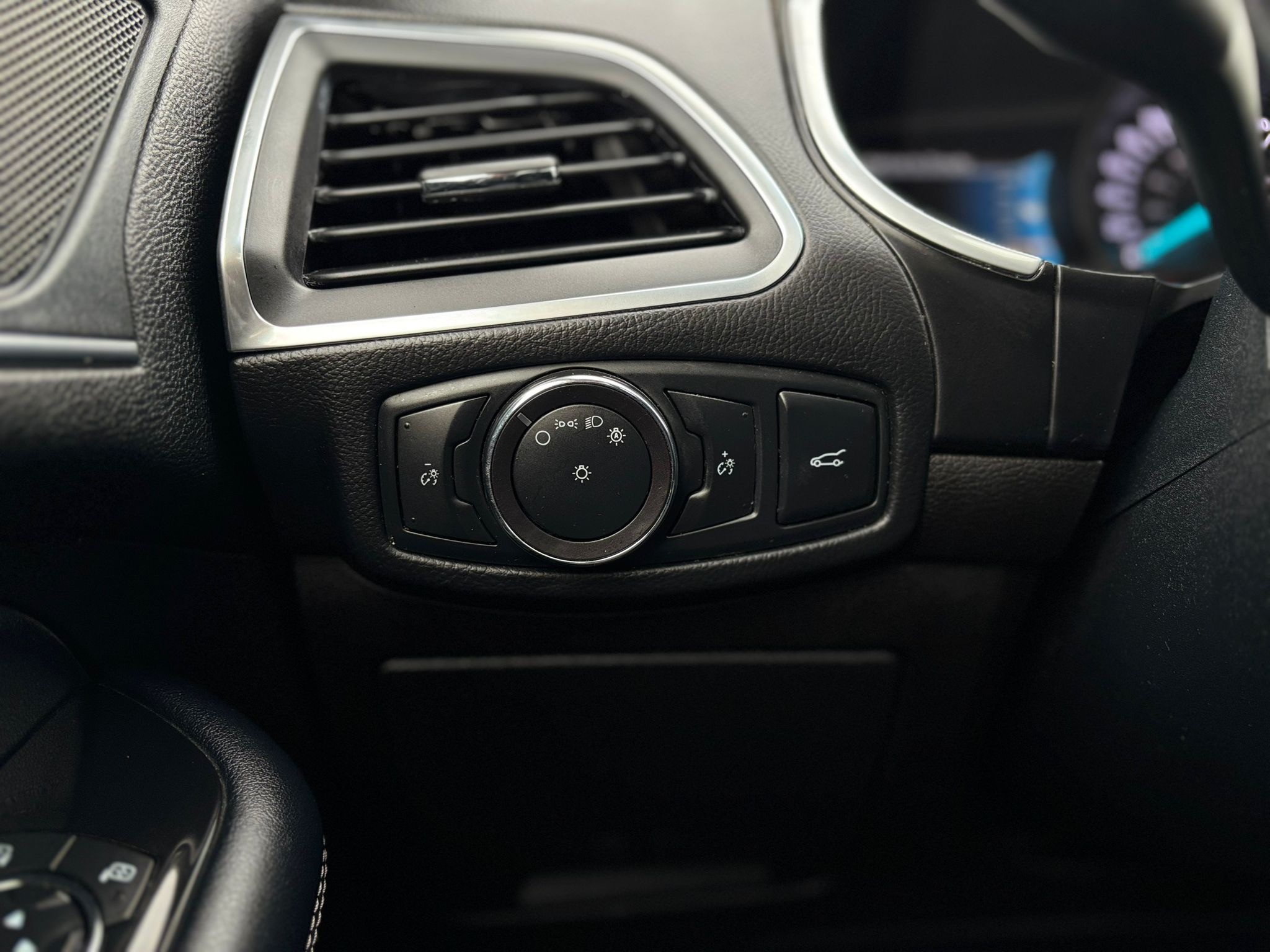 /canwestautoinc/2018-Ford-Edge-8979850010763857.jpg