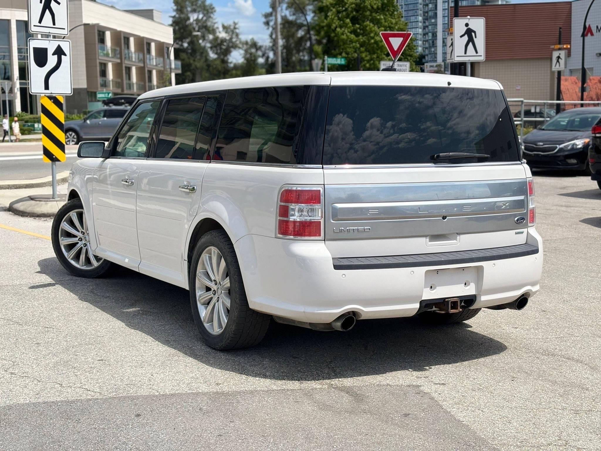 /canwestautoinc/2018-Ford-Flex-8969562636871915.jpg