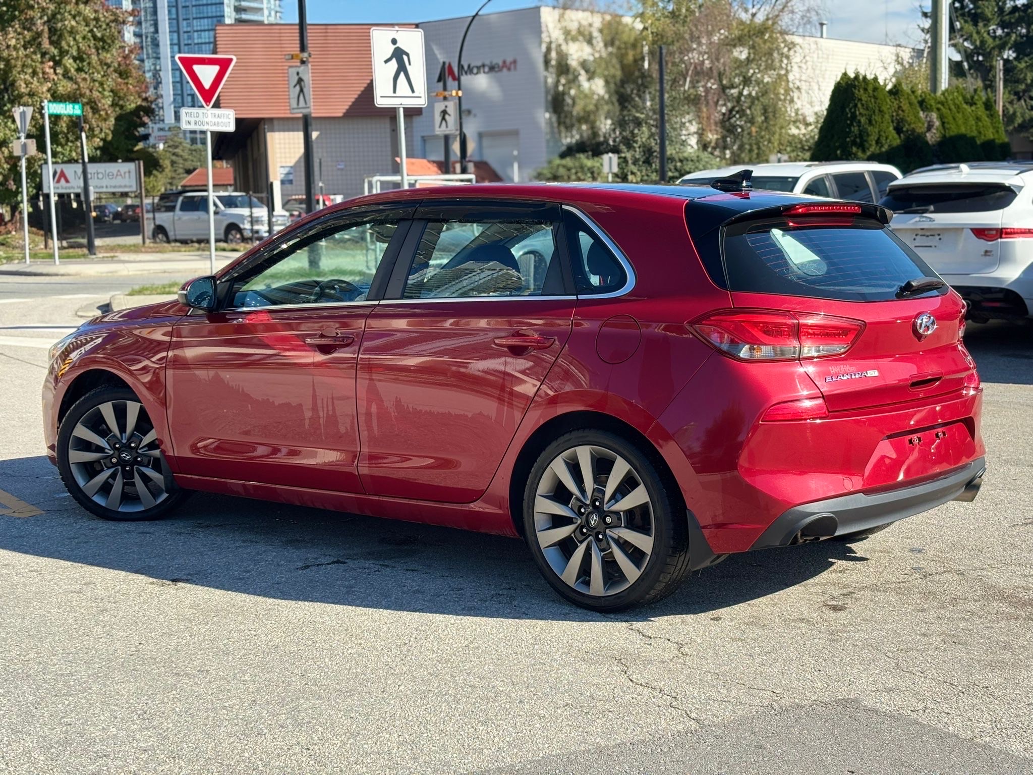 /canwestautoinc/2018-Hyundai-ElantraGT-2482303056909858.jpg
