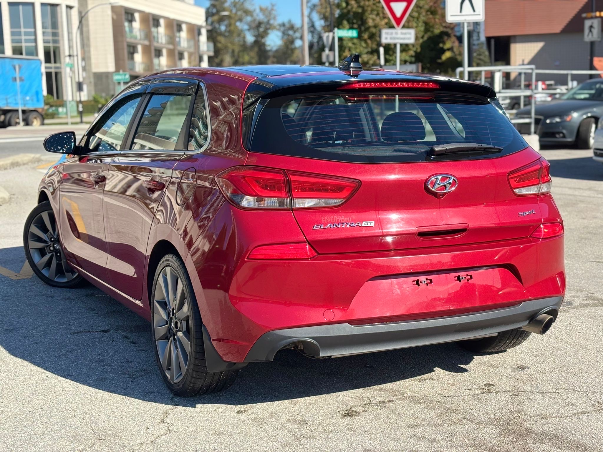 /canwestautoinc/2018-Hyundai-ElantraGT-855305407098703.jpg
