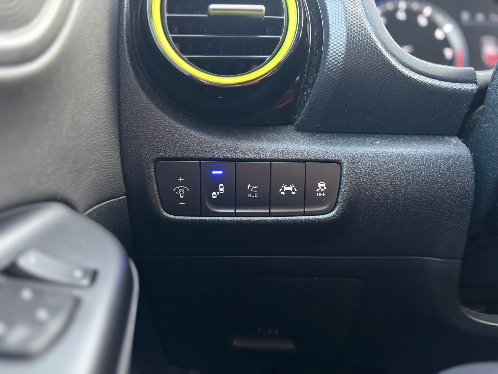 /canwestautoinc/2018-Hyundai-Kona-3022576983538261.jpg