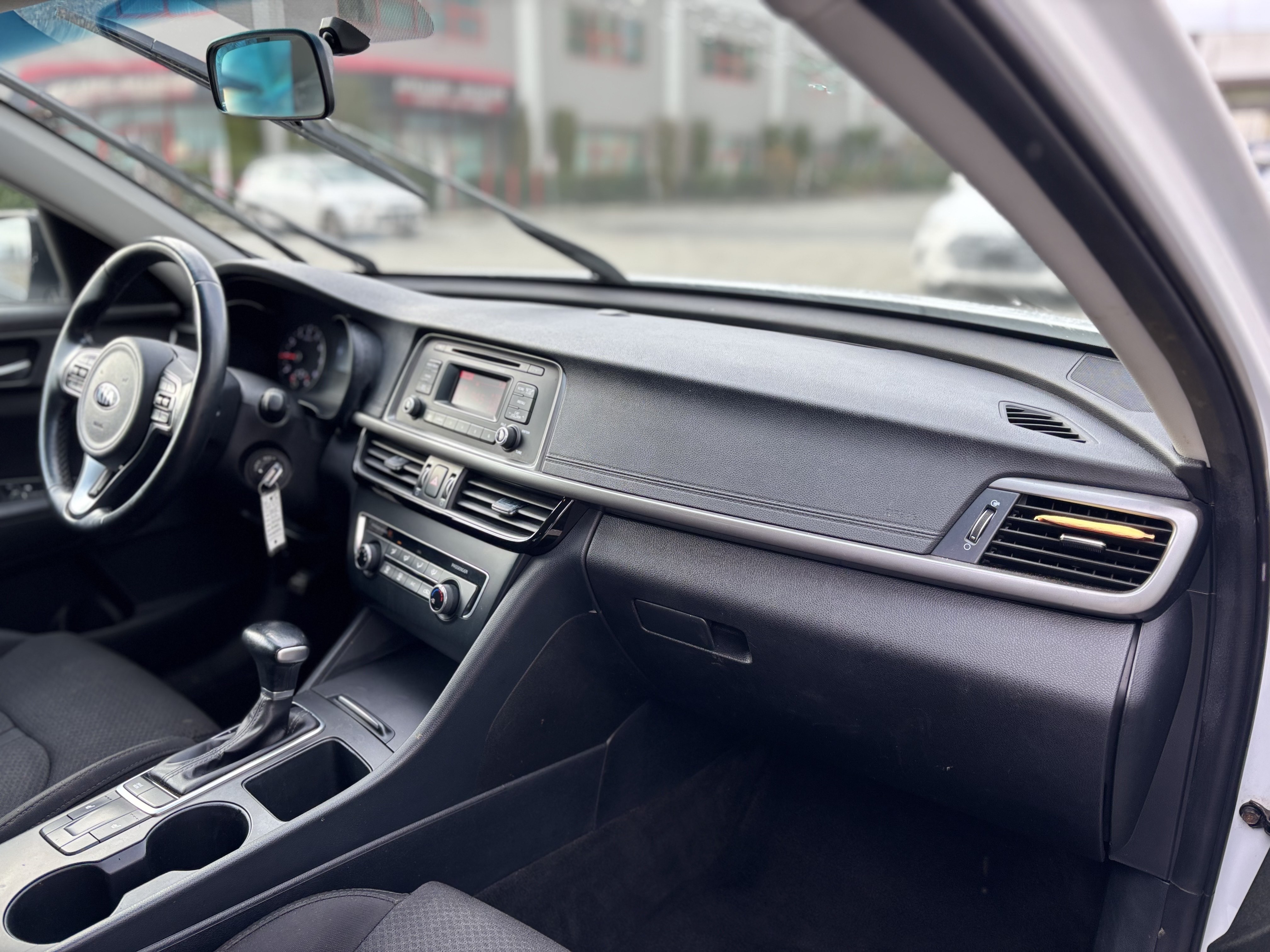 /canwestautoinc/2018-Kia-Optima-041352035054351255.jpg